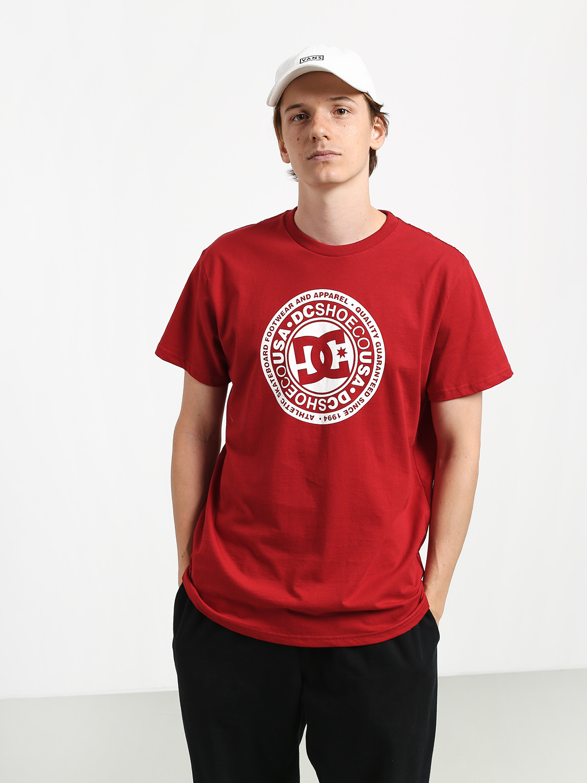 DC Circle Star T-shirt (chili pepper/white)