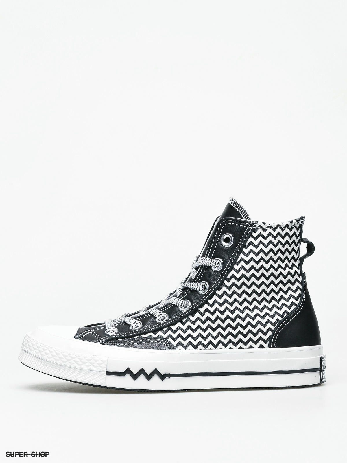 converse v