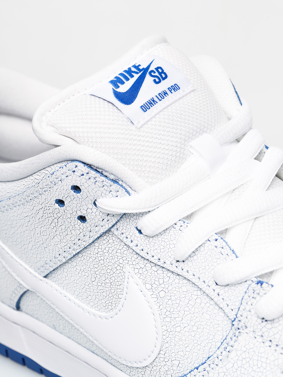 Nike SB Dunk Low Pro Prm Shoes - white (white/white game royal)