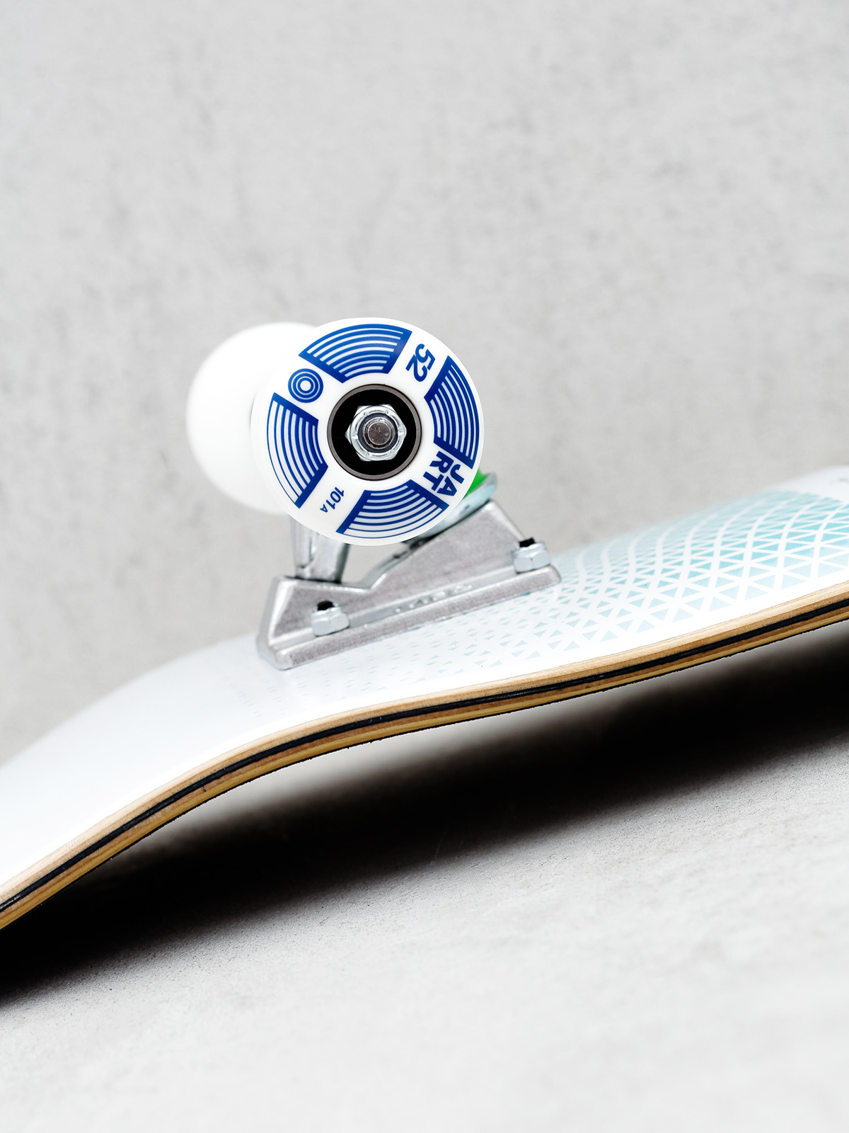 Jart Skyline Skateboard (white/multi)