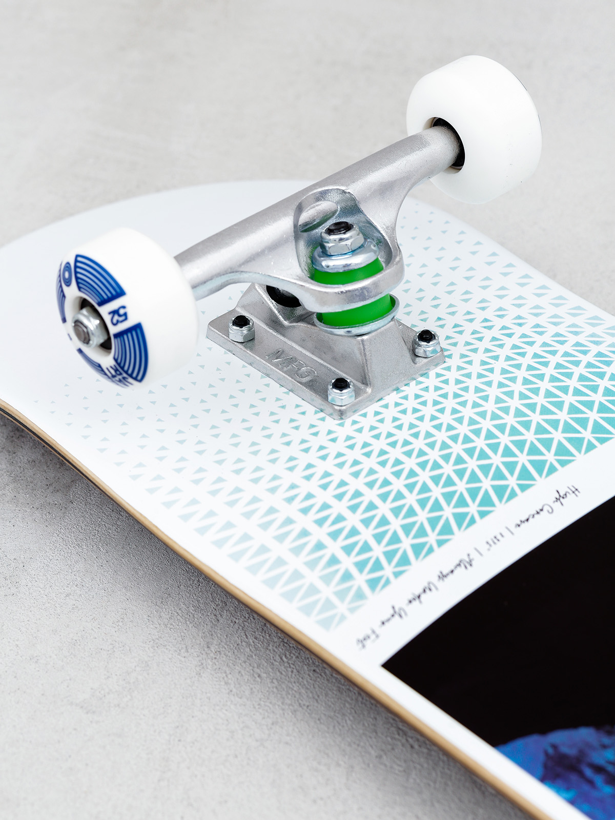 Jart Skyline Skateboard (white/multi)