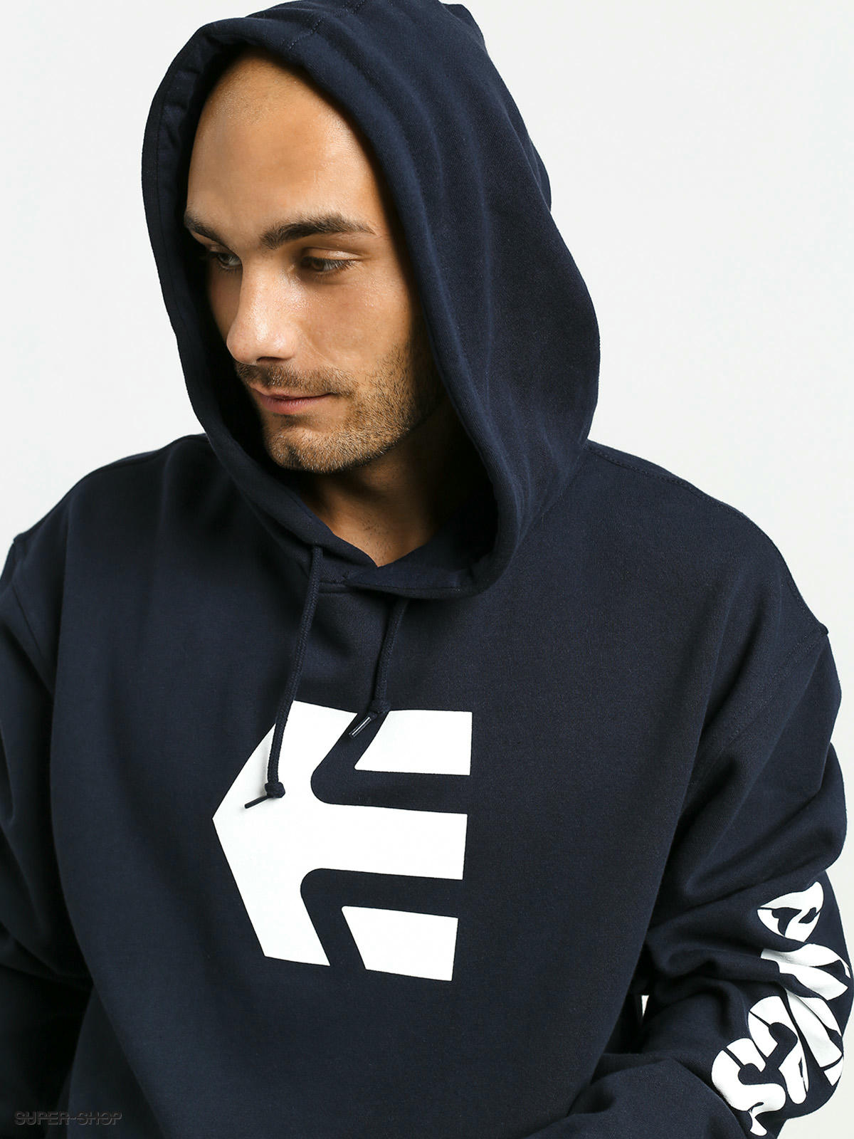 etnies sweater