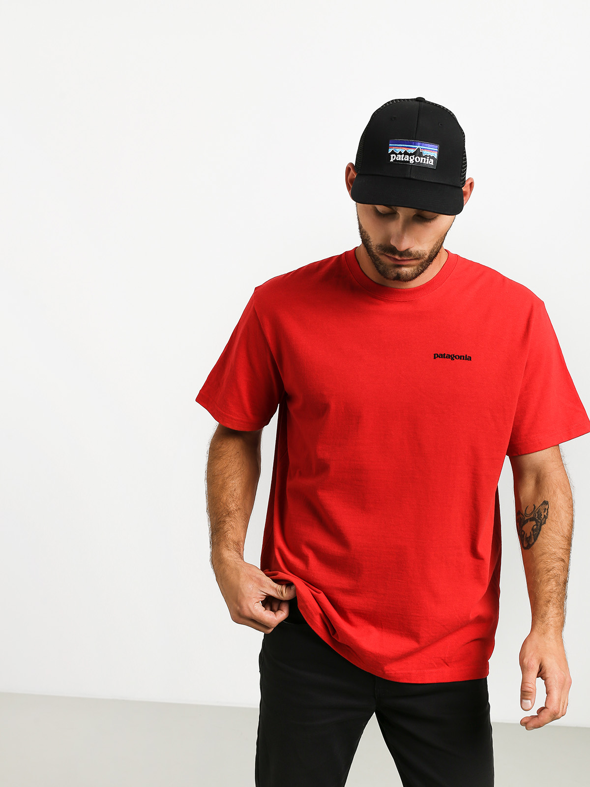 Patagonia P6 Logo Responsibili T-shirt (fire)