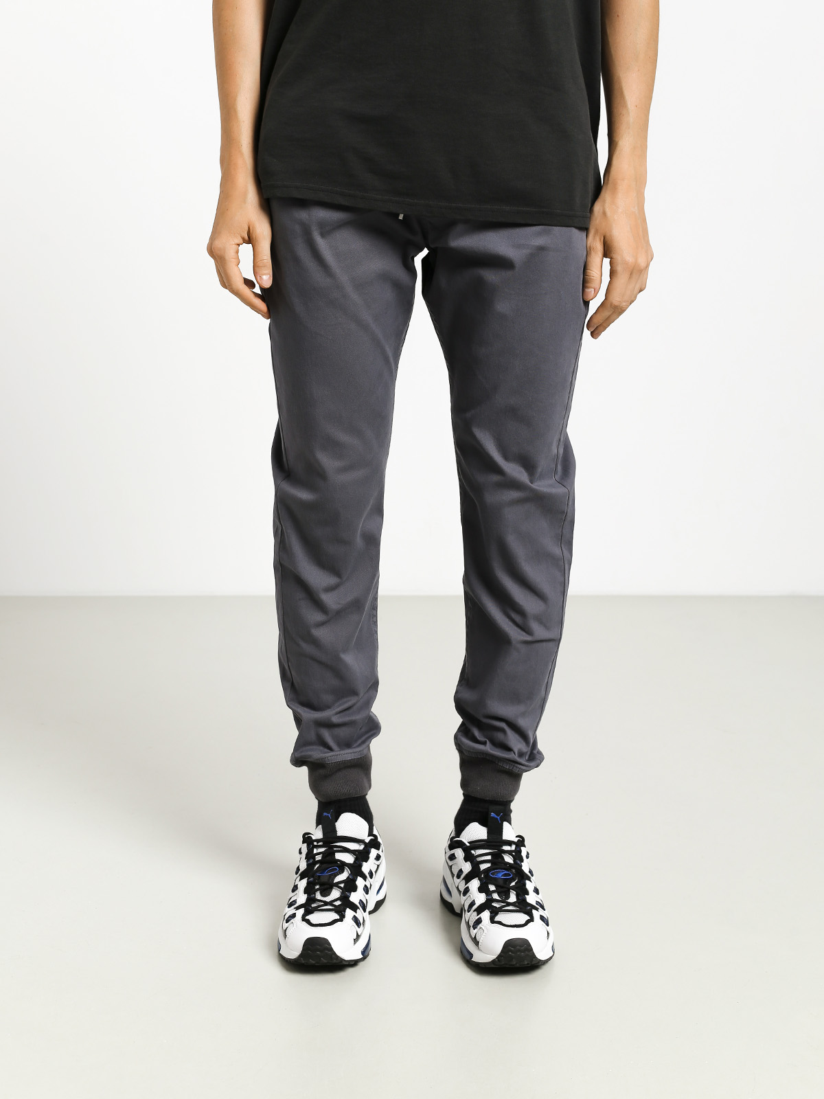 MassDnm Classics Jogger Sneaker Fit Pants (grey)