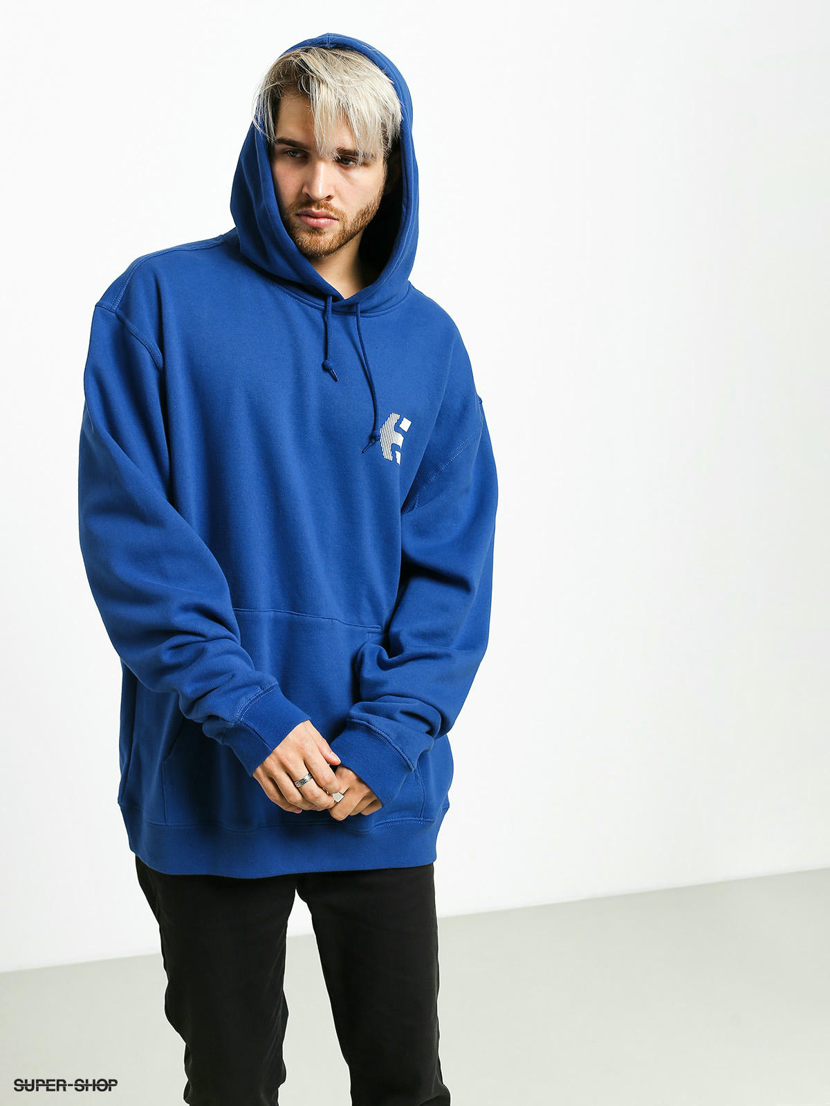 etnies hoodie