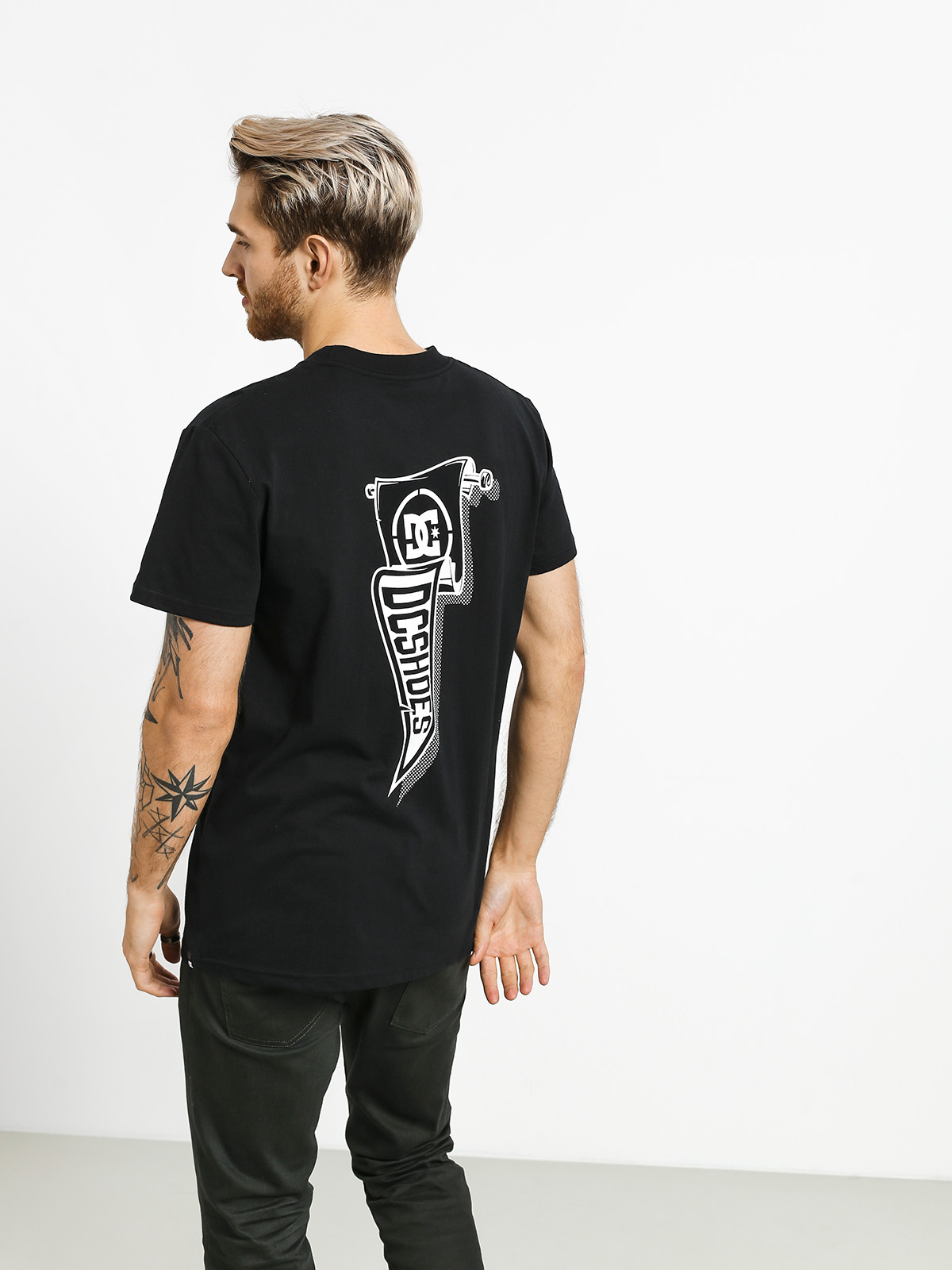 DC Dc Pennant T-shirt (black)