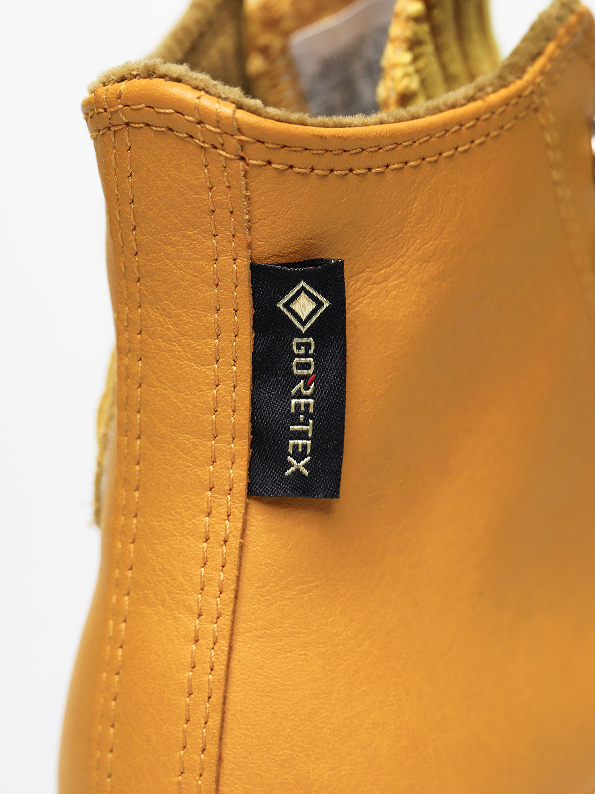 Converse Chuck Taylor All Star Hi Lugged Winter Shoes Wmn (gold dart)