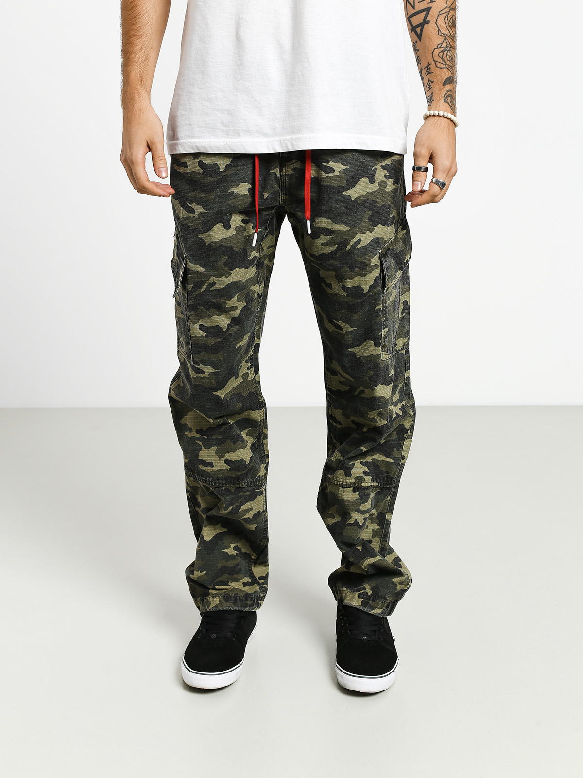 Es Hart Cargo Pants (camo)
