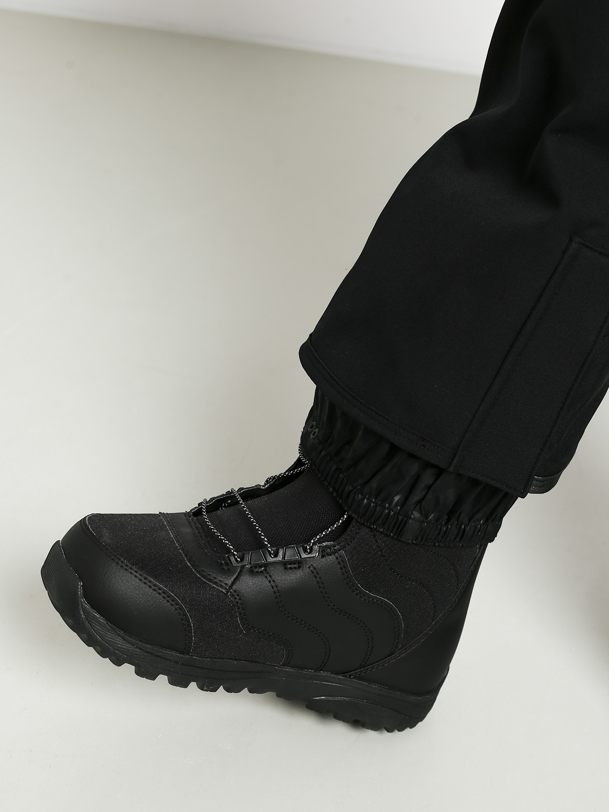 Womens Volcom Swift Bib Overall Snowboard pants (blk)