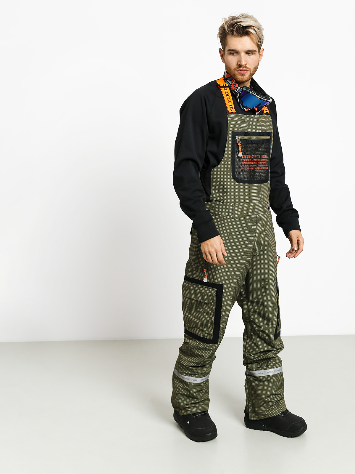 Mens DC Revival Bib Snowboard pants (desert night camo)