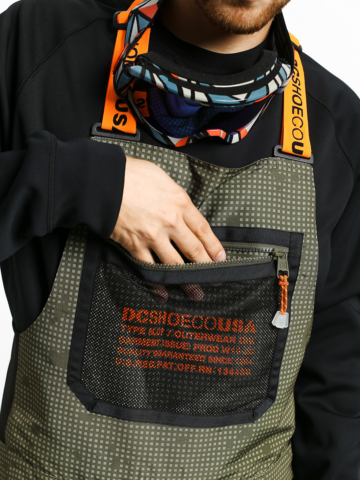 Mens DC Revival Bib Snowboard pants (desert night camo)