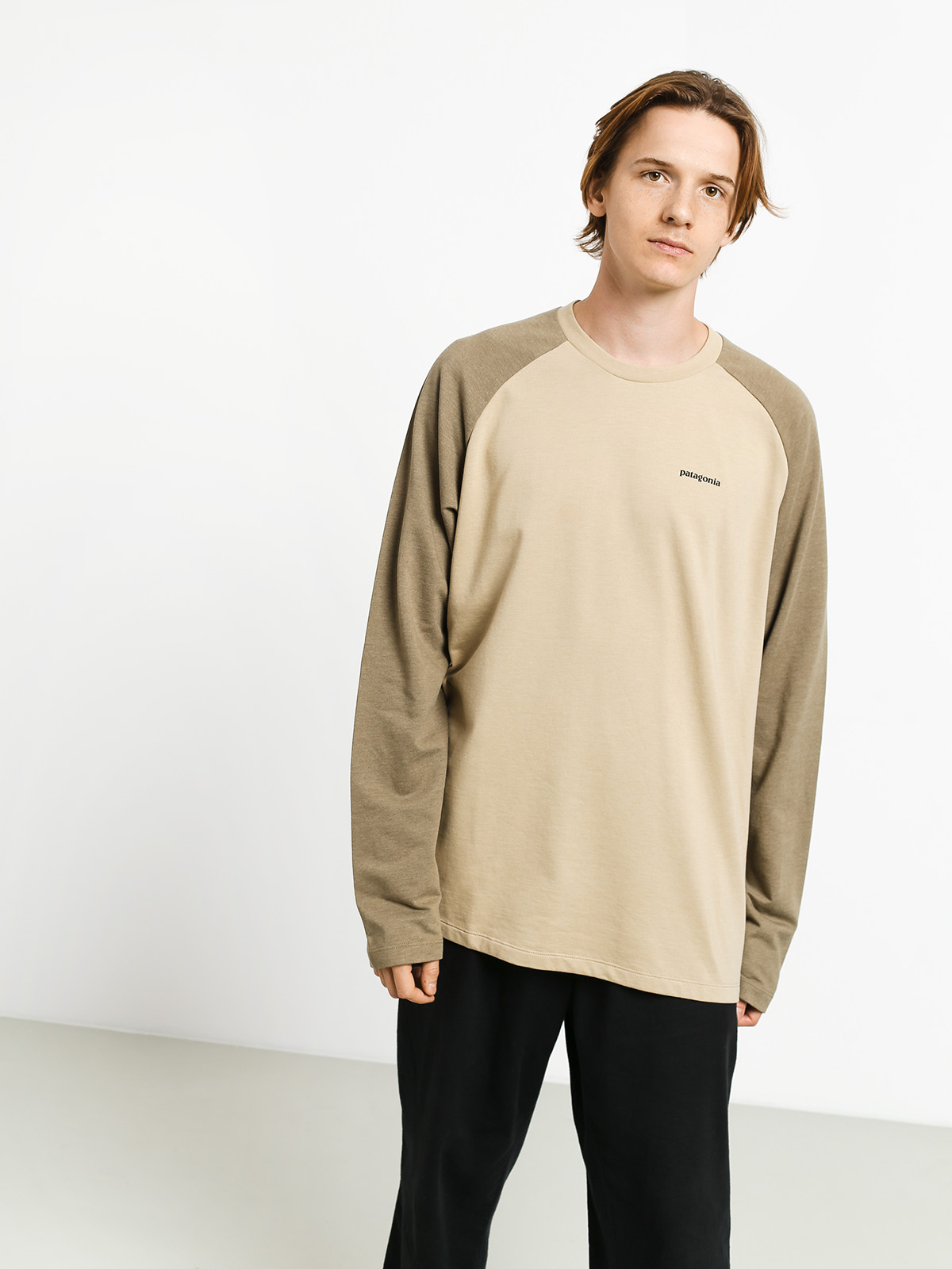 Patagonia P6 Logo Lw Sweatshirt (el cap khaki)