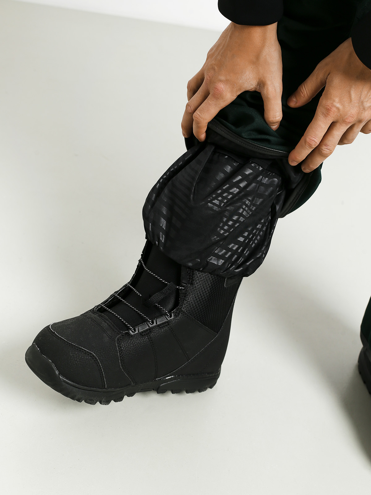 volcom snowboard boots