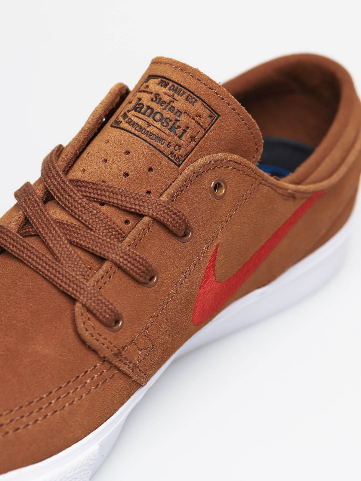 Nike SB Zoom Janoski Rm Shoes (lt british tan/mystic red white)