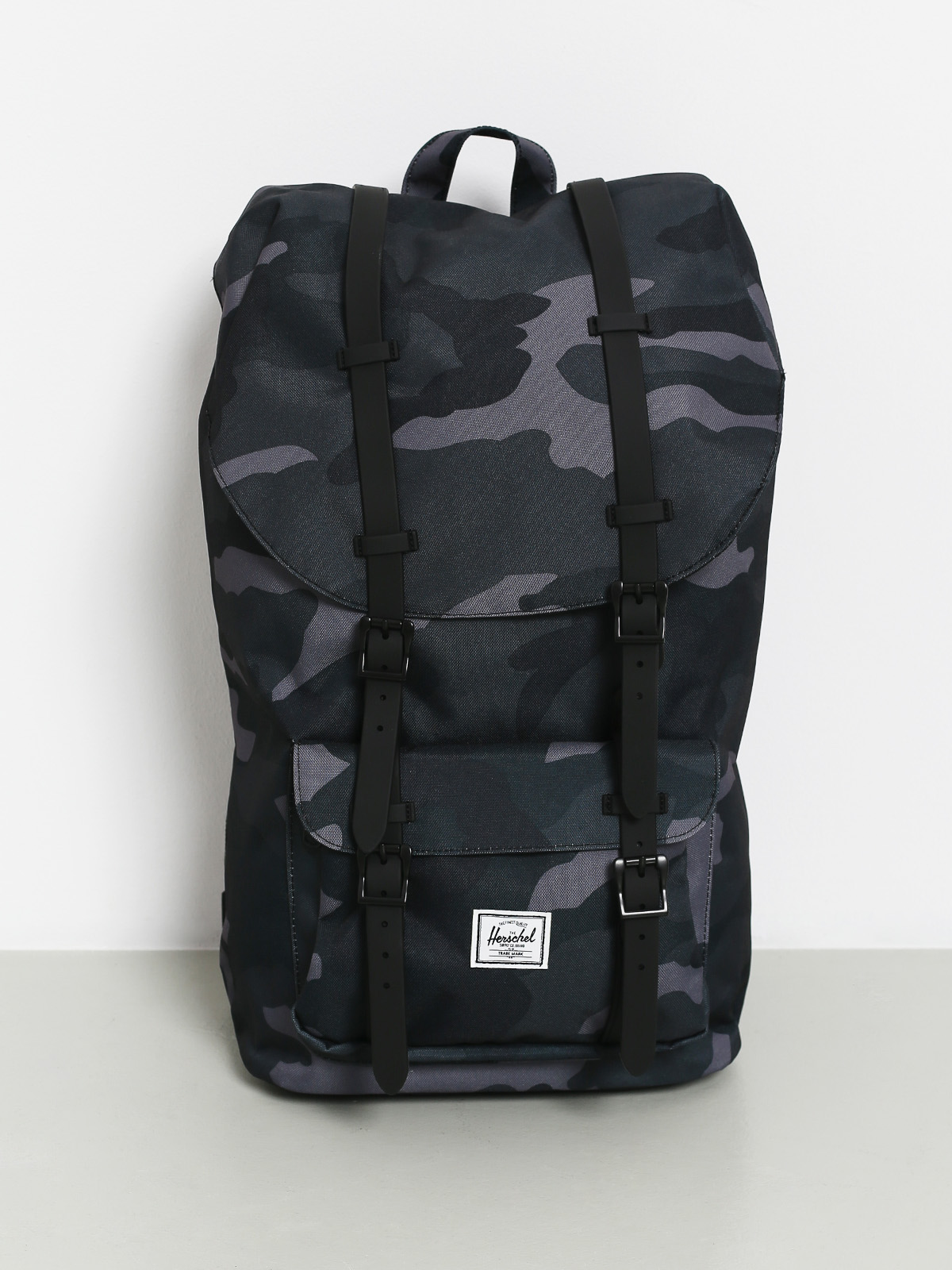 herschel backpack forest night Supply Co. x Keith Haring This knapsacks exterior has a front storage sleeve features the classic woven Herschel label. Herschel Retreat Backpack-Forest Night/Black