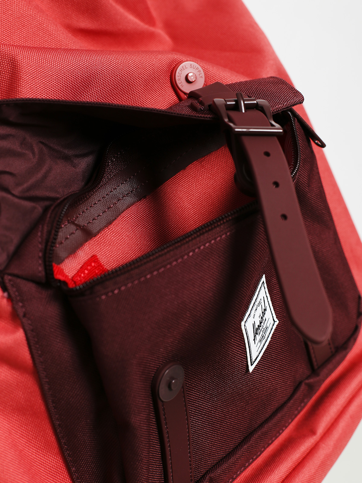 Herschel Supply Co. Little America Backpack (mineral red/plum)