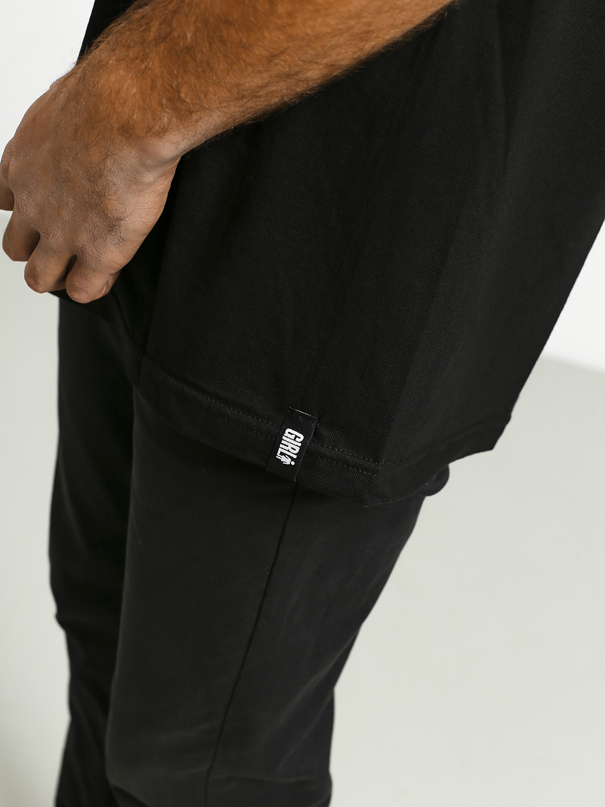 Girl Skateboard Outside Og T-shirt (black)