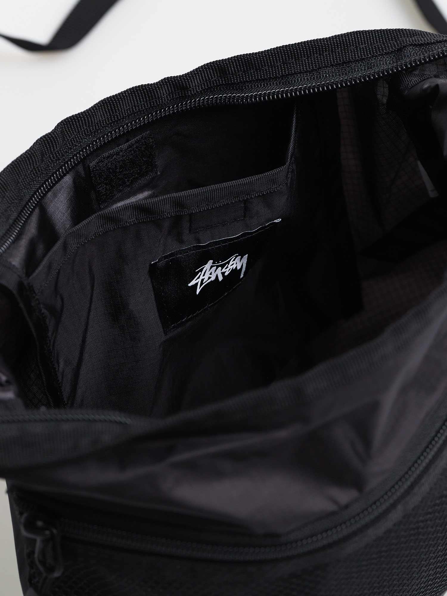 Stussy Light Weight Shoulder Handbag (black)