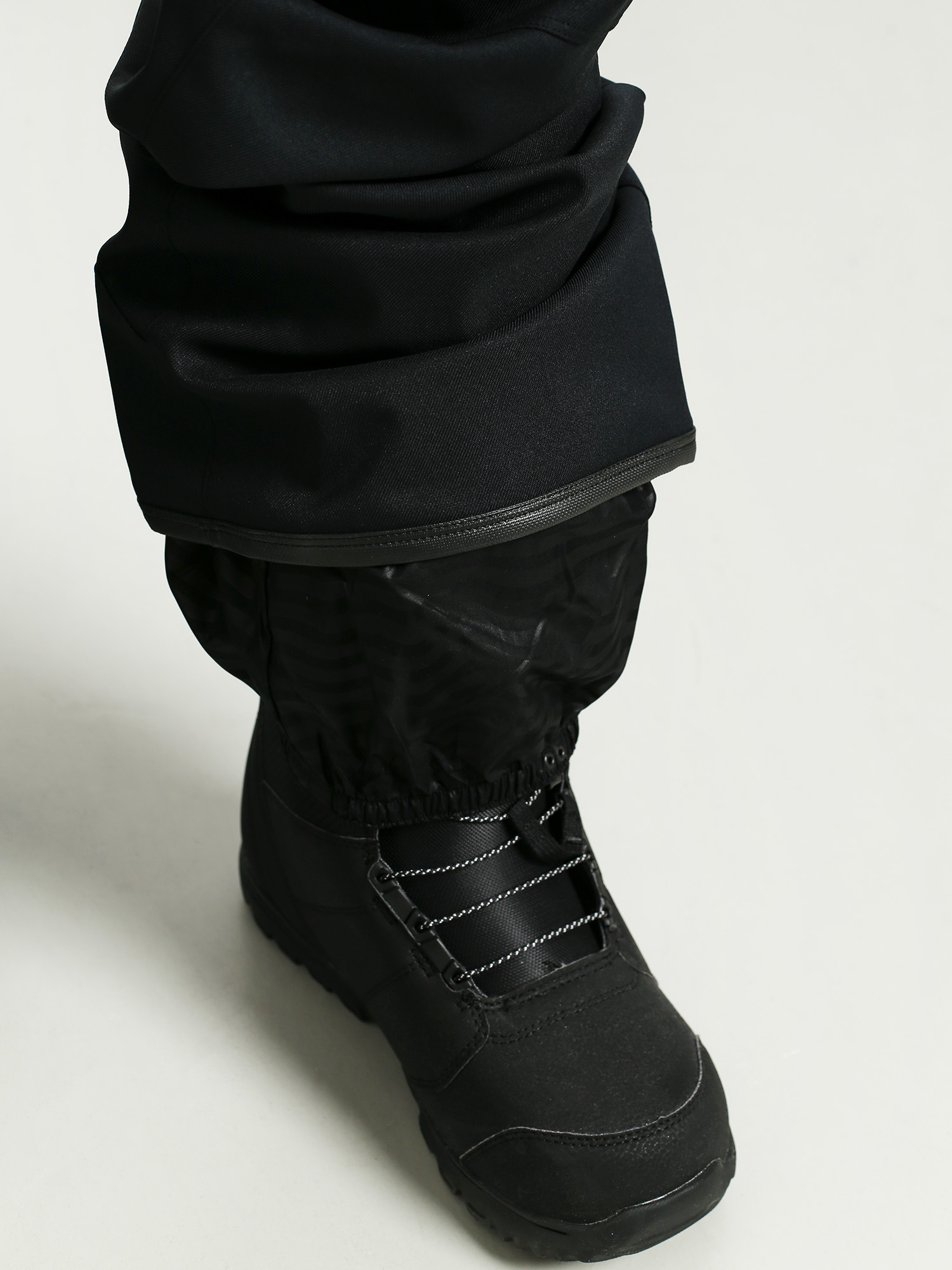 volcom snowboard boots