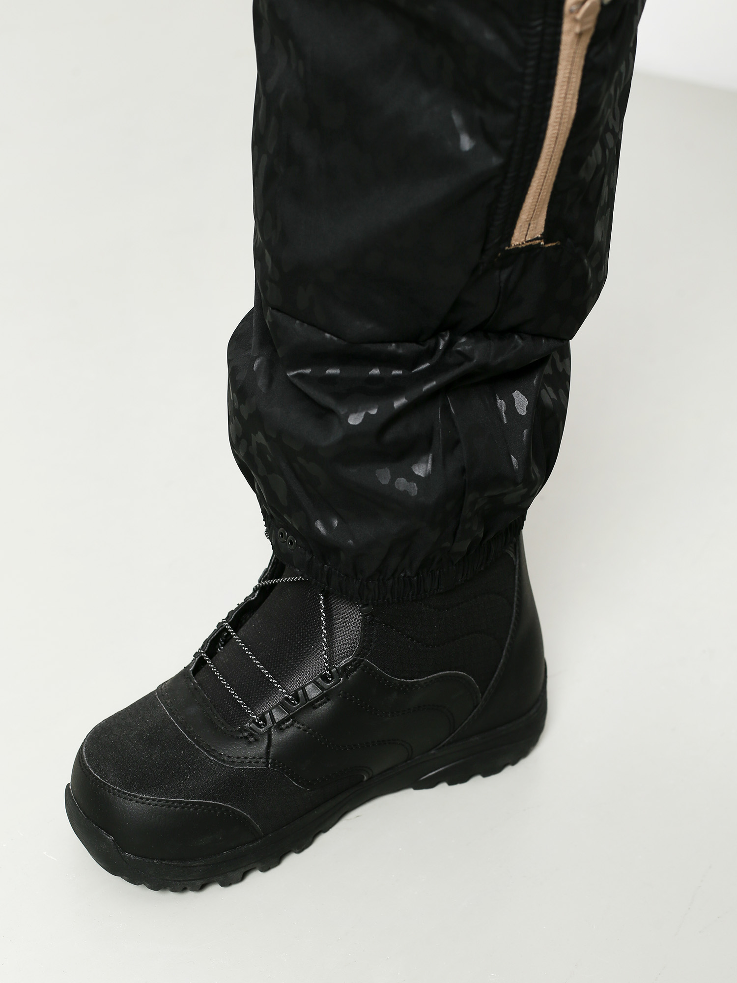 volcom snowboard boots