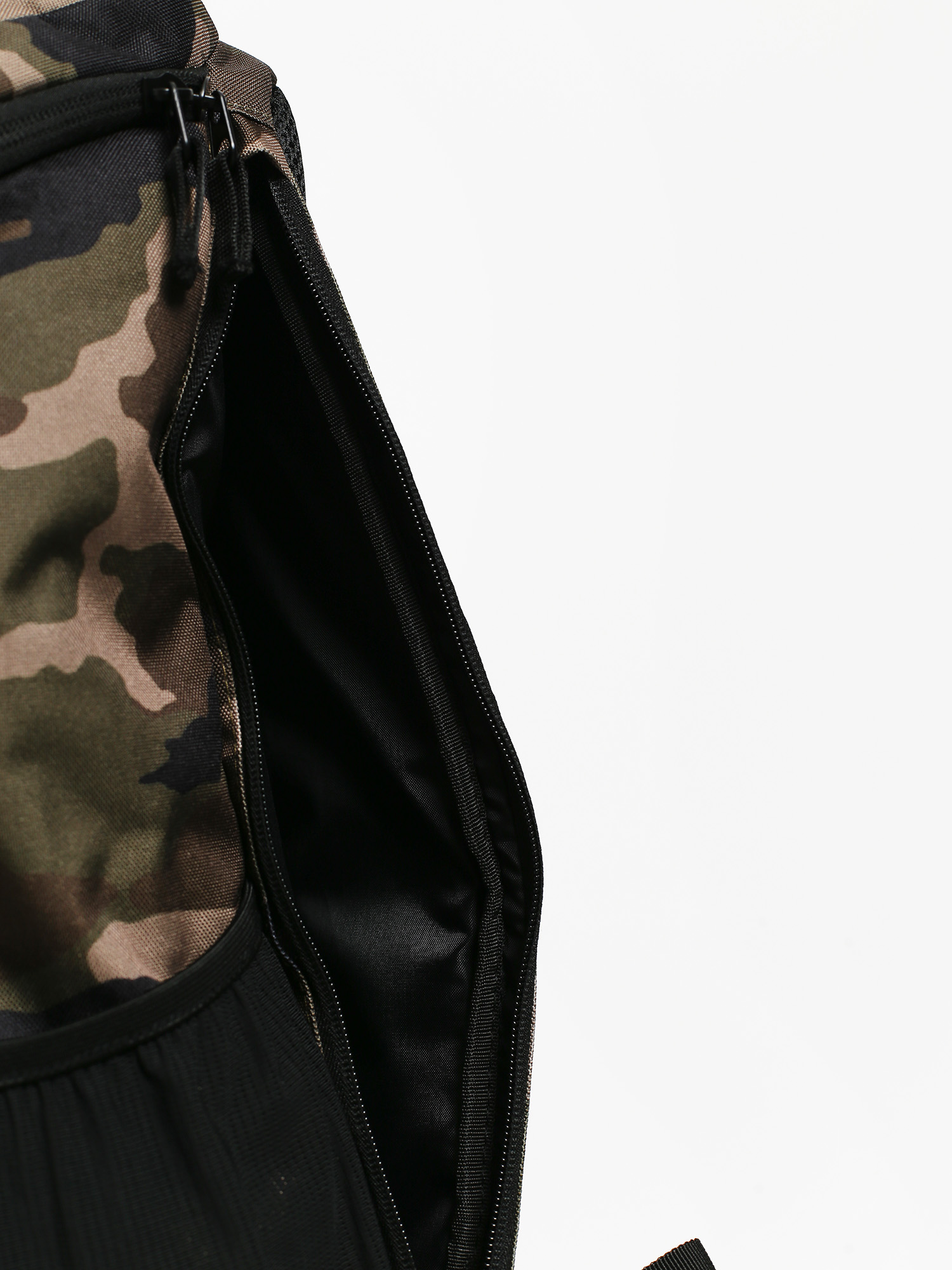 voyage skate backpack