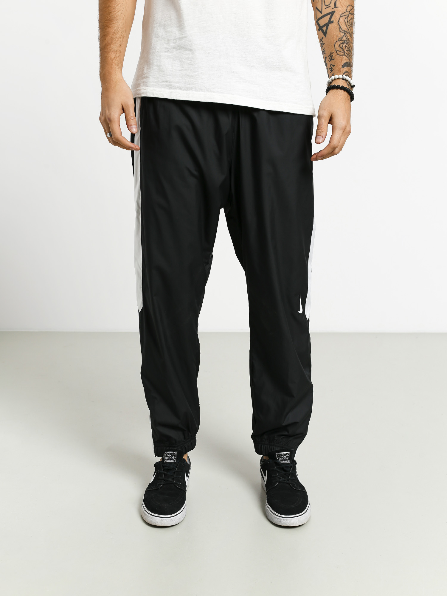 Nike SB Shield Trck Pnt Swoosh Hose (black/white/white)
