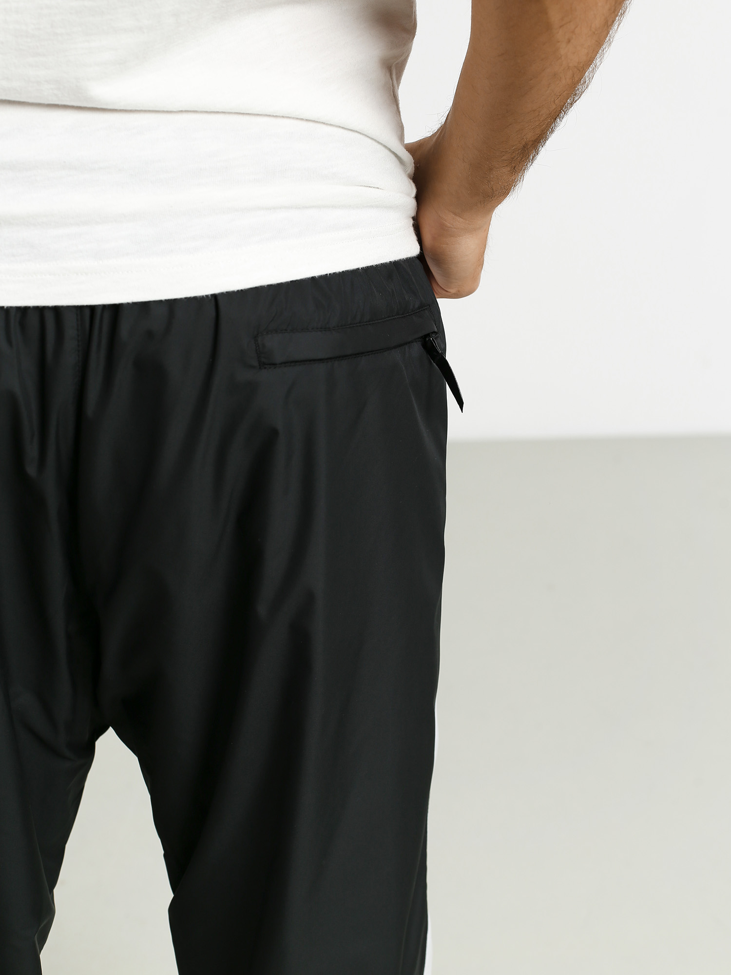 Nike SB Shield Trck Pnt Swoosh Hose (black/white/white)