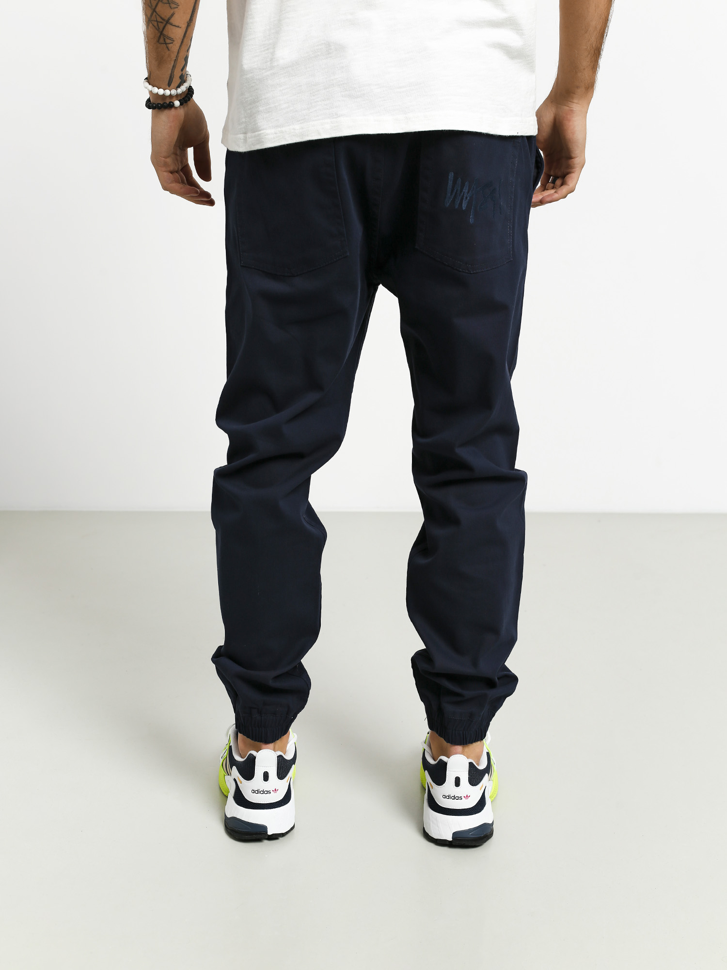 jogger sneaker