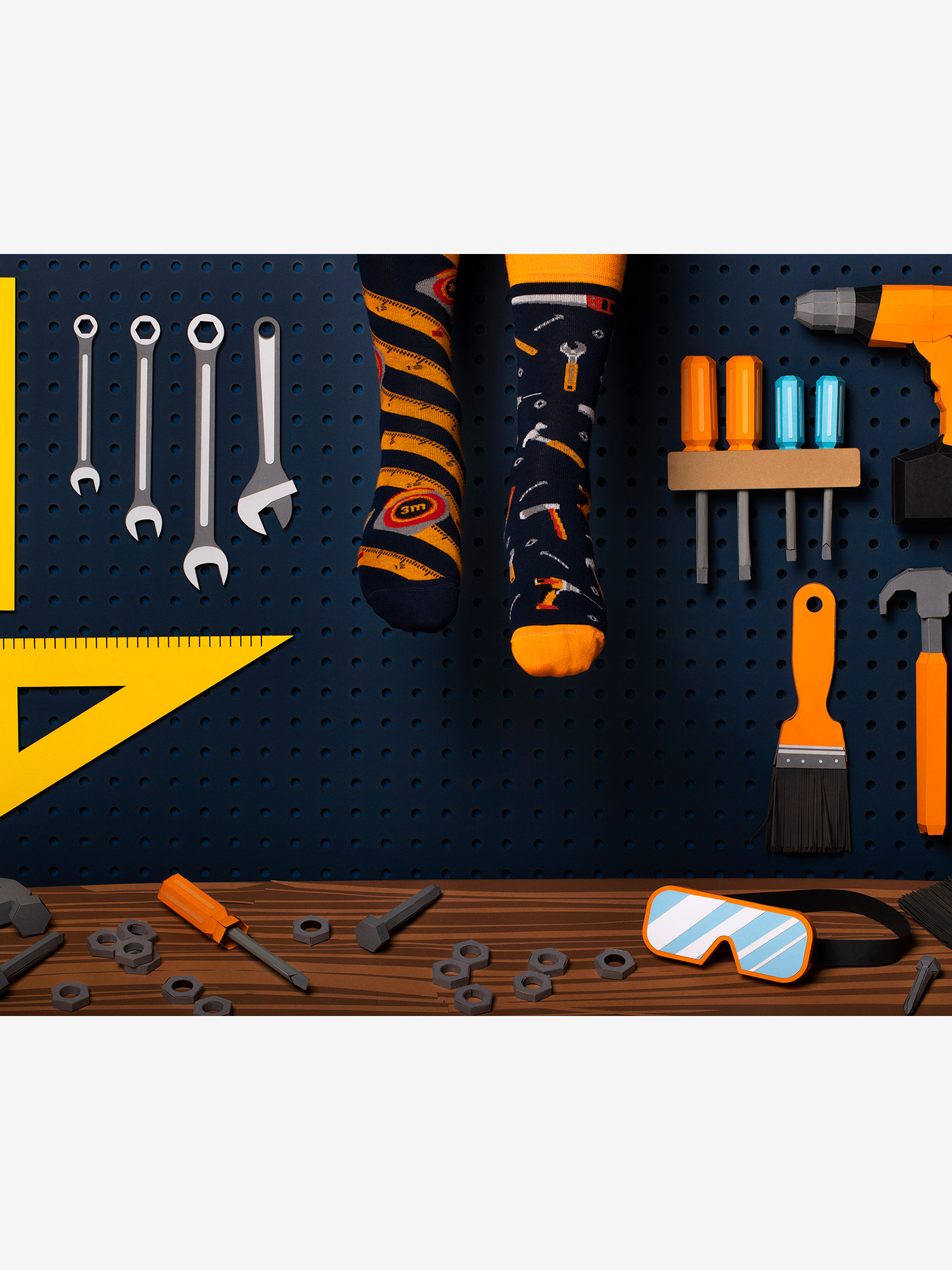 Many Mornings The Handyman Socks (navy/yellow)