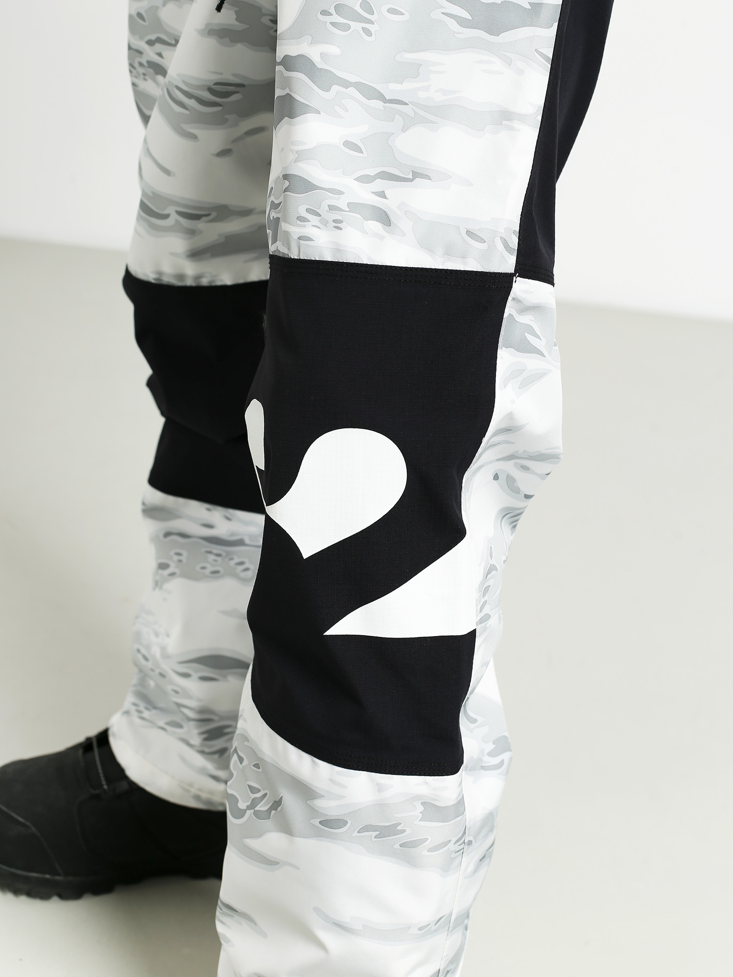 Mens ThirtyTwo Sweeper Snowboard pants (white/camo)