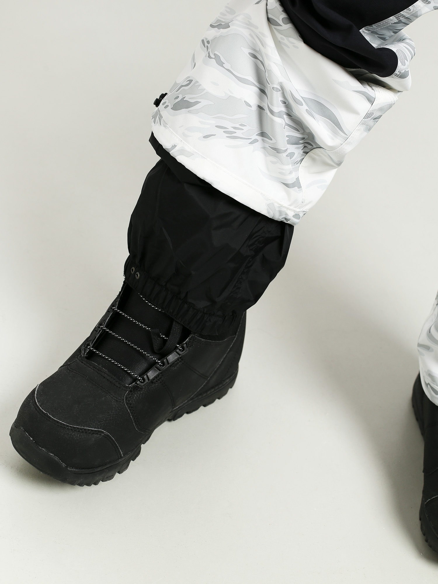 Mens ThirtyTwo Sweeper Snowboard pants (white/camo)