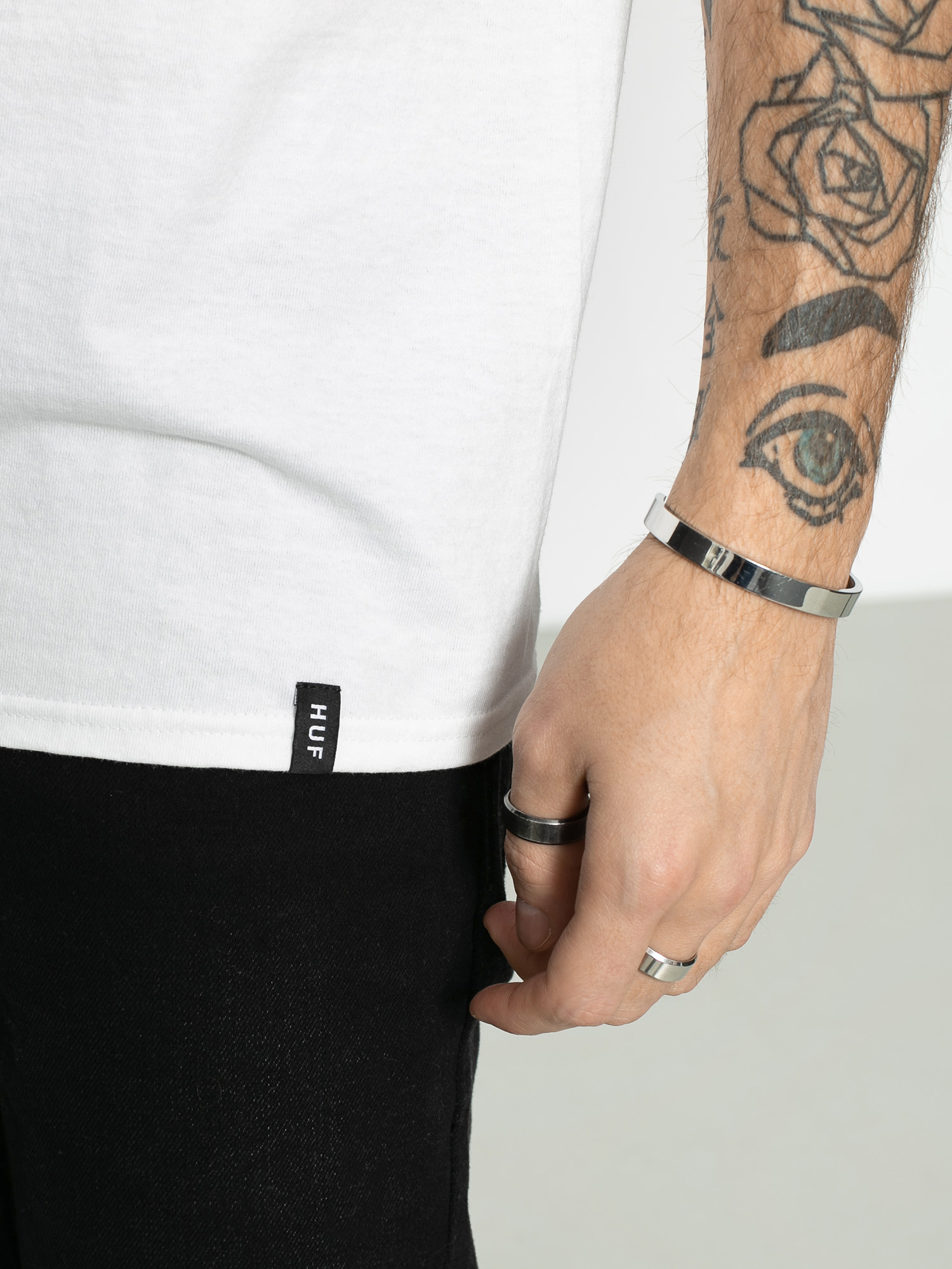 HUF Pulp Fiction Mia Airbrush T-shirt (white)