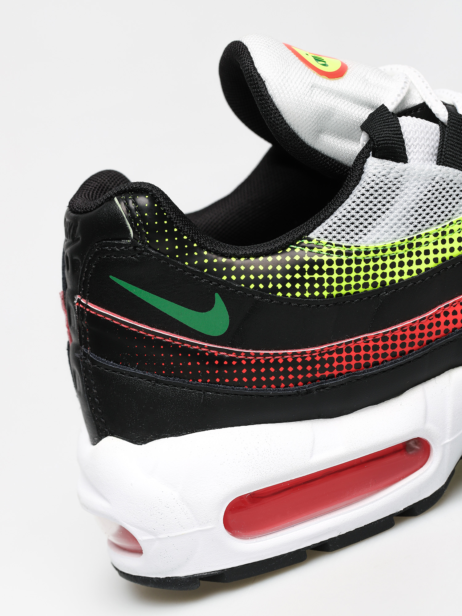 Nike Air Max 95 Se Shoes (black/aloe verde bright crimson volt)