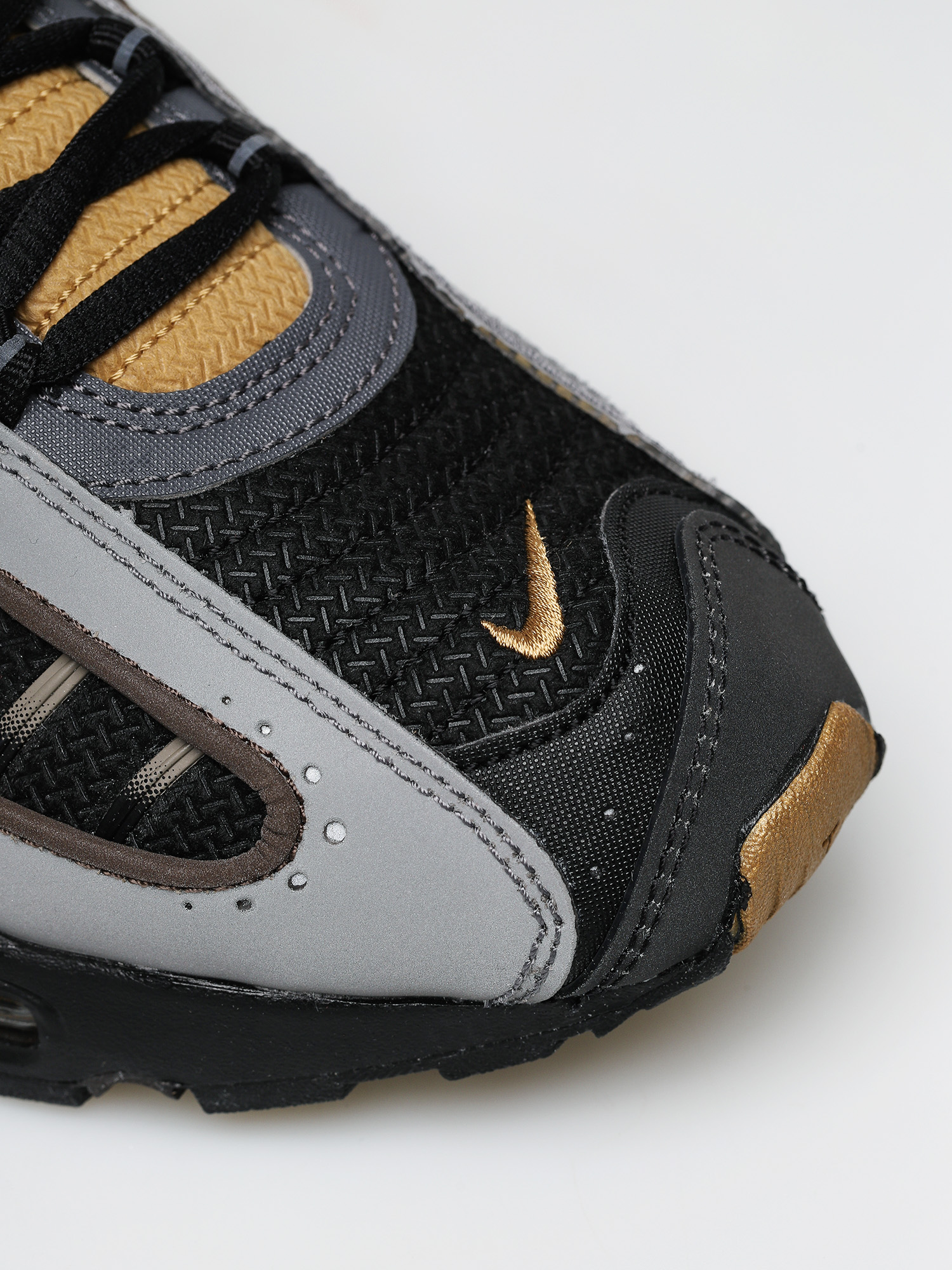 Nike Air Max Tailwind IV Shoes (black/black mtlc pewter metallic gold)