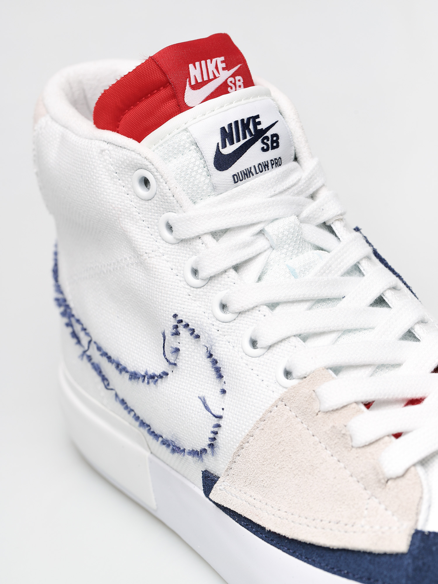 Nike SB Zoom Blazer Mid Edge Shoes (white/midnight navy university red)