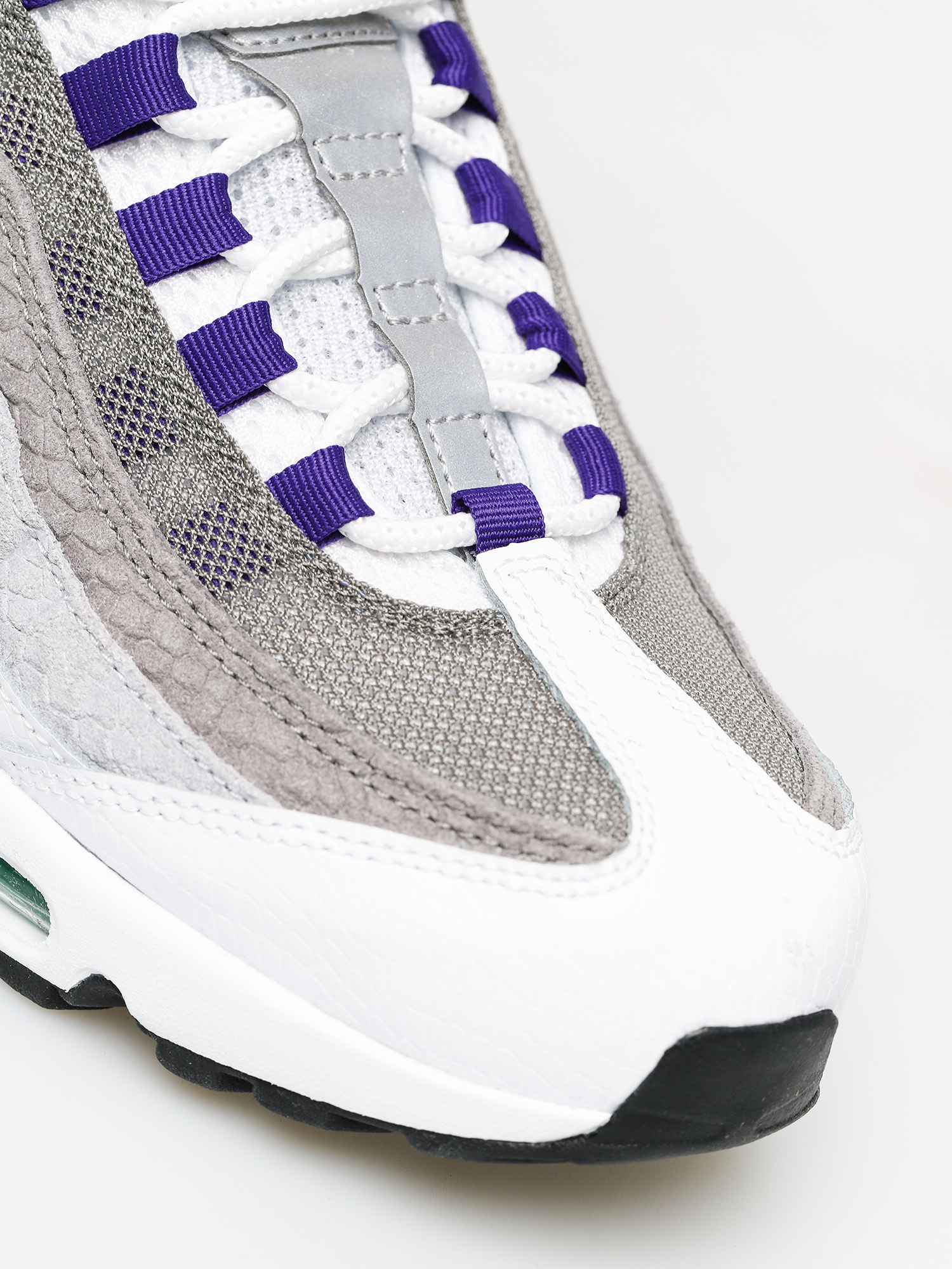 Nike Air Max 95 Lv8 Shoes (white/court purple emerald green)