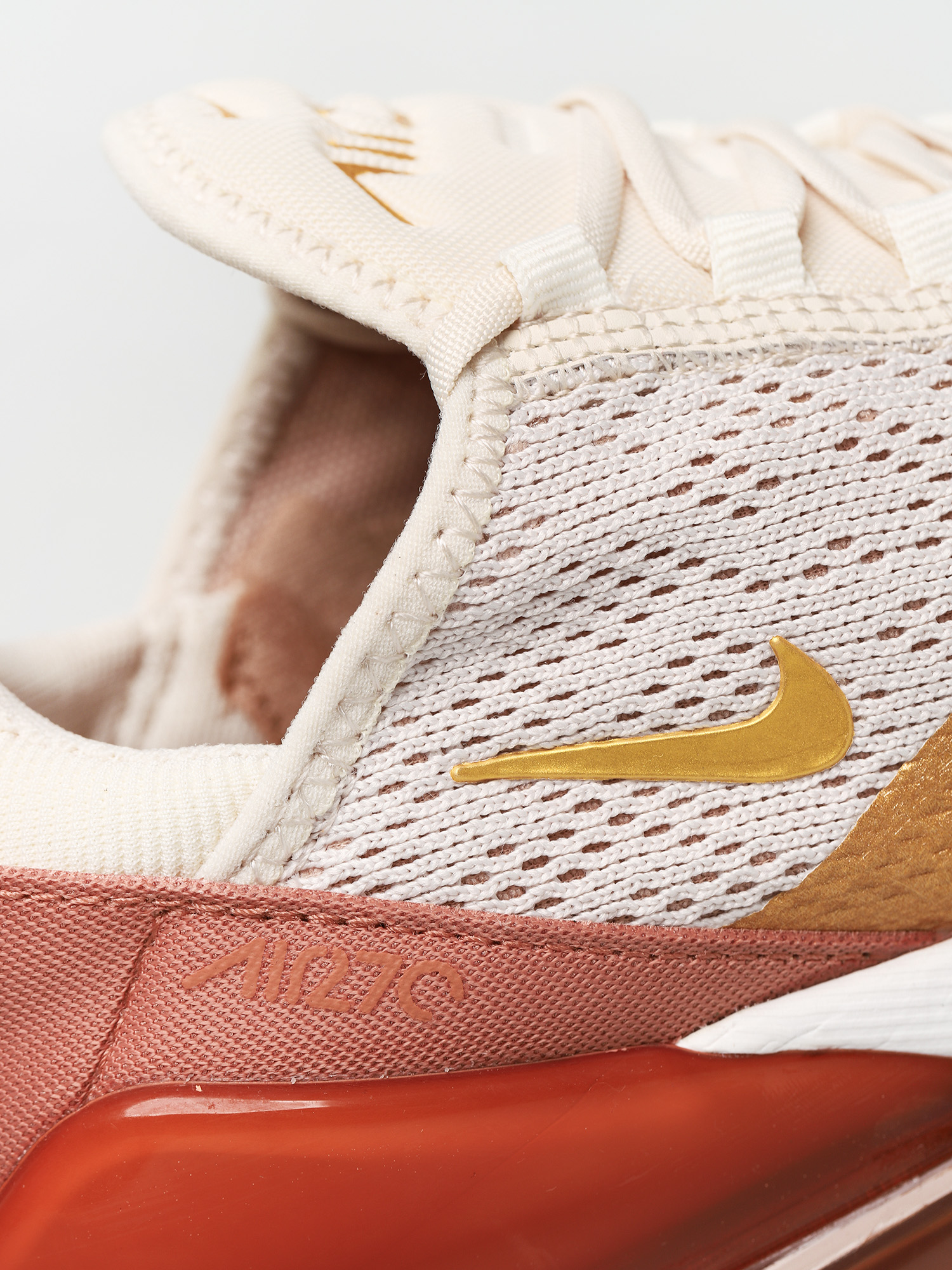 Nike Air Max 270 Shoes Wmn (light cream/metallic gold terra blush)