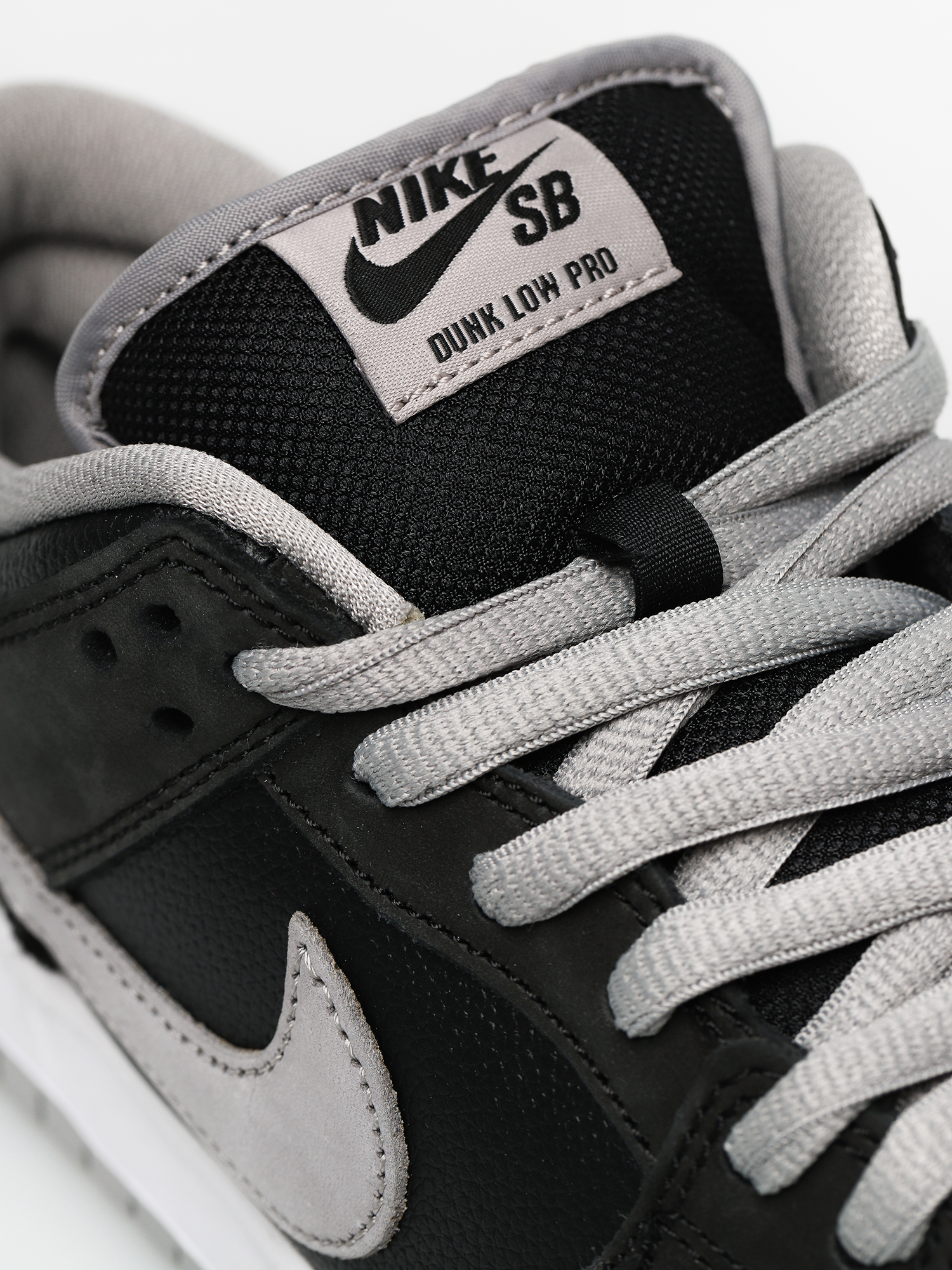 Nike SB Dunk Low Pro Shoes (black/medium grey black white)