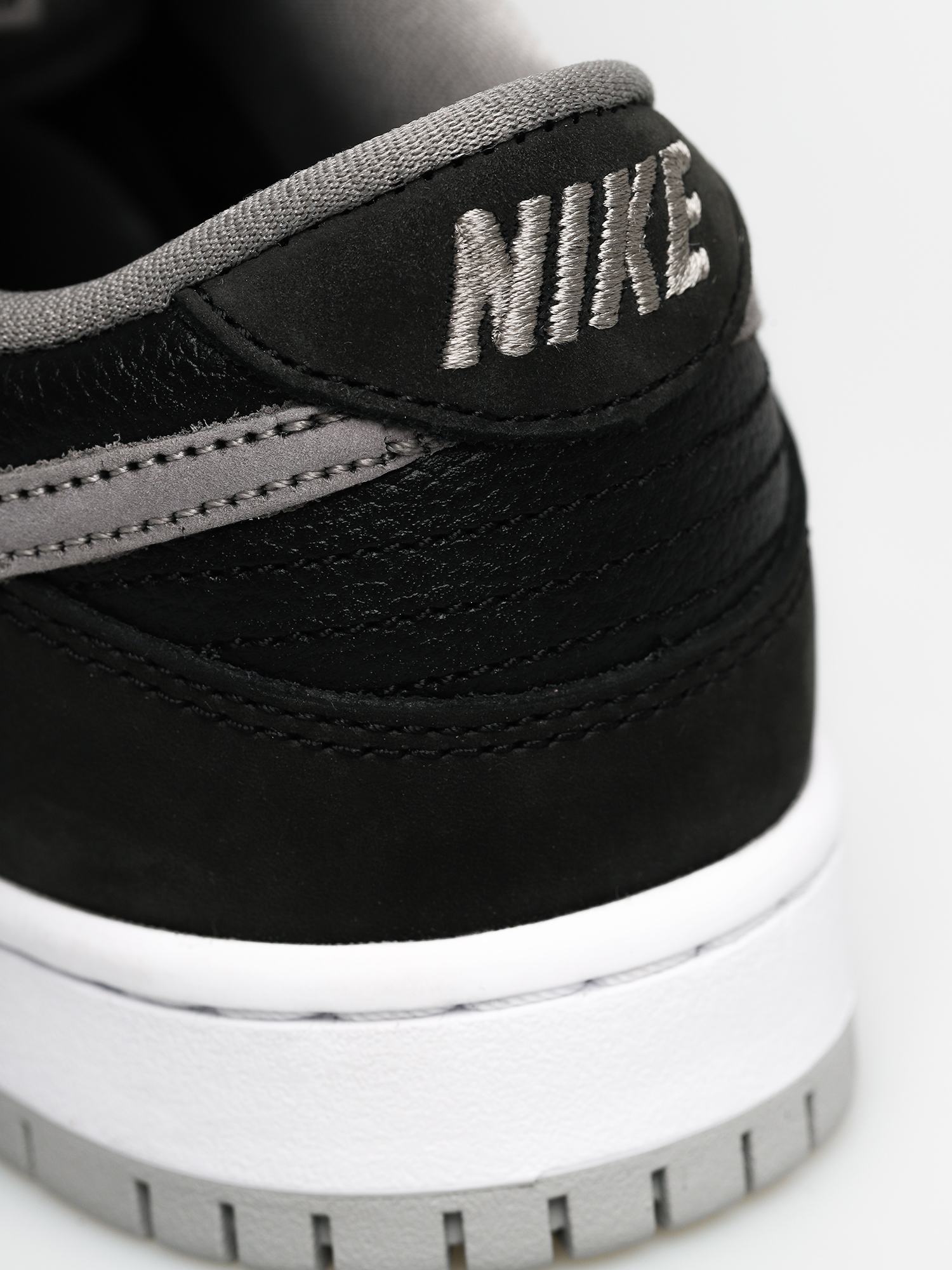 Nike SB Dunk Low Pro Shoes (black/medium grey black white)