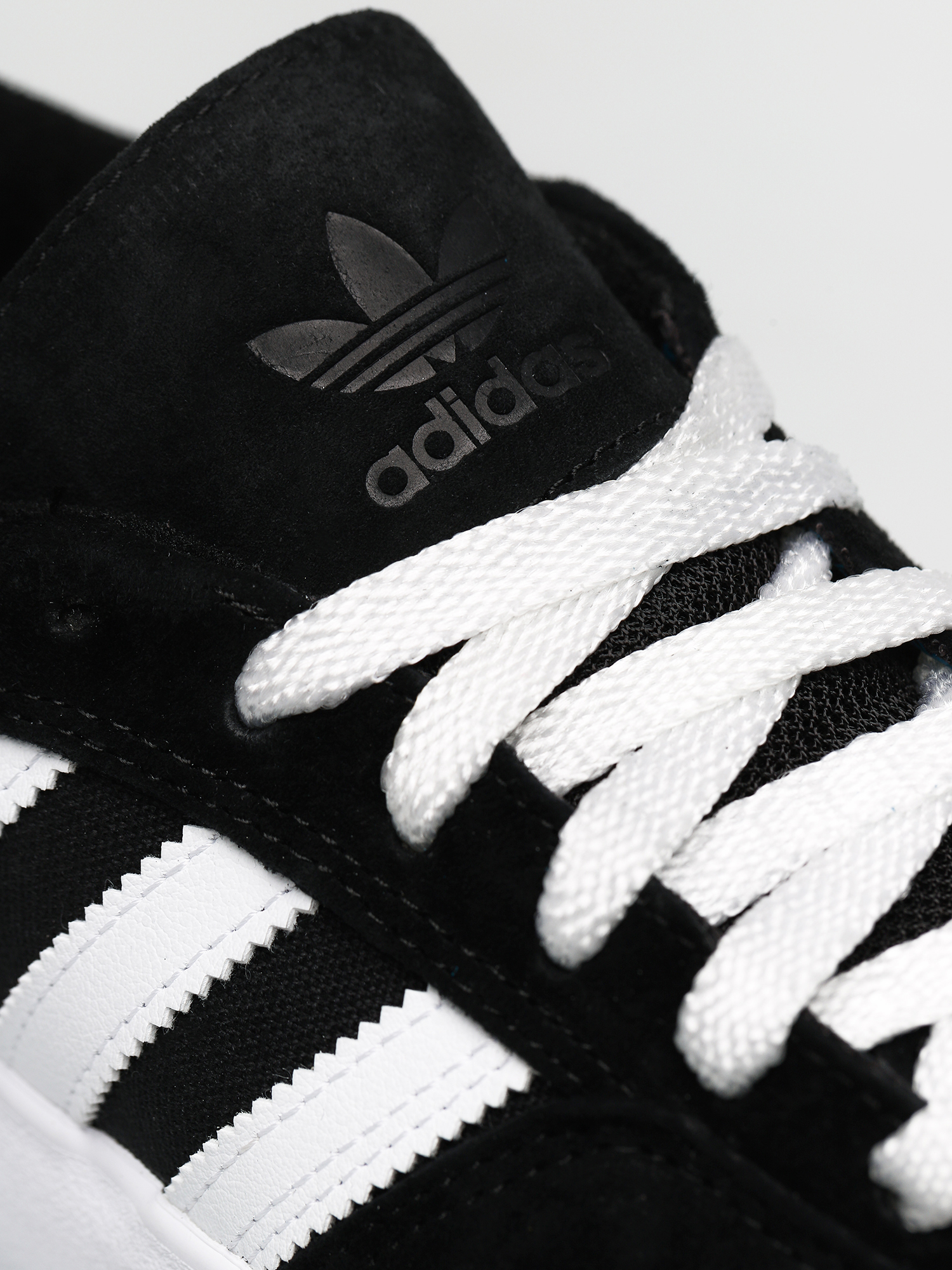 adidas Matchbreak Super Schuhe (cblack/ftwwht/goldmt)