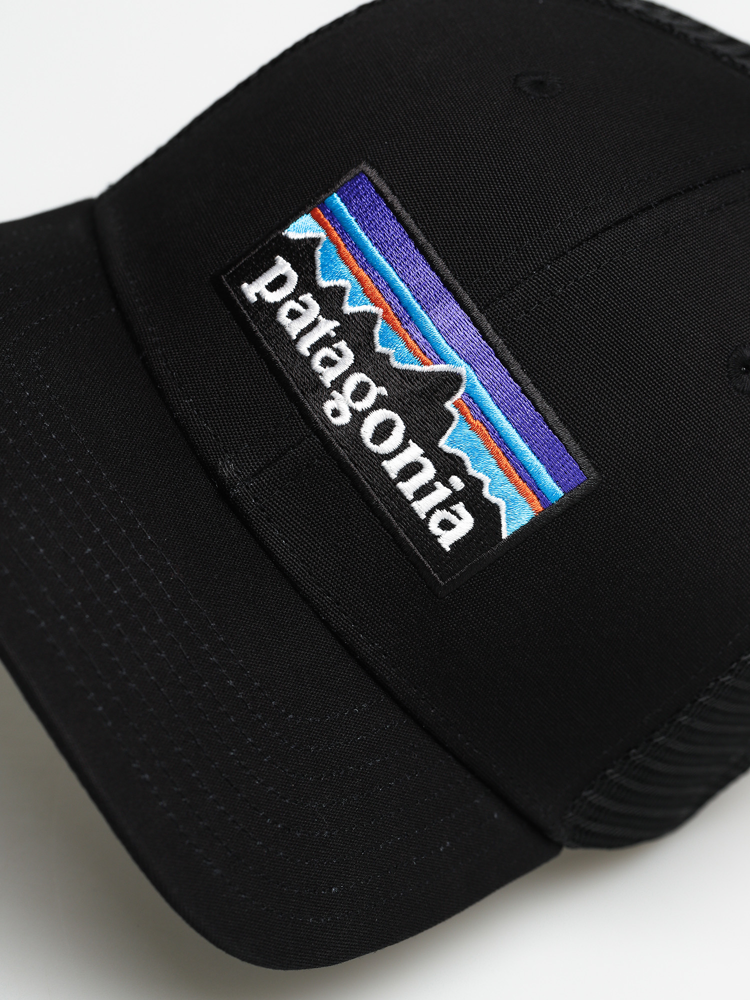 Patagonia P6 Logo Trucker ZD Cap (black)