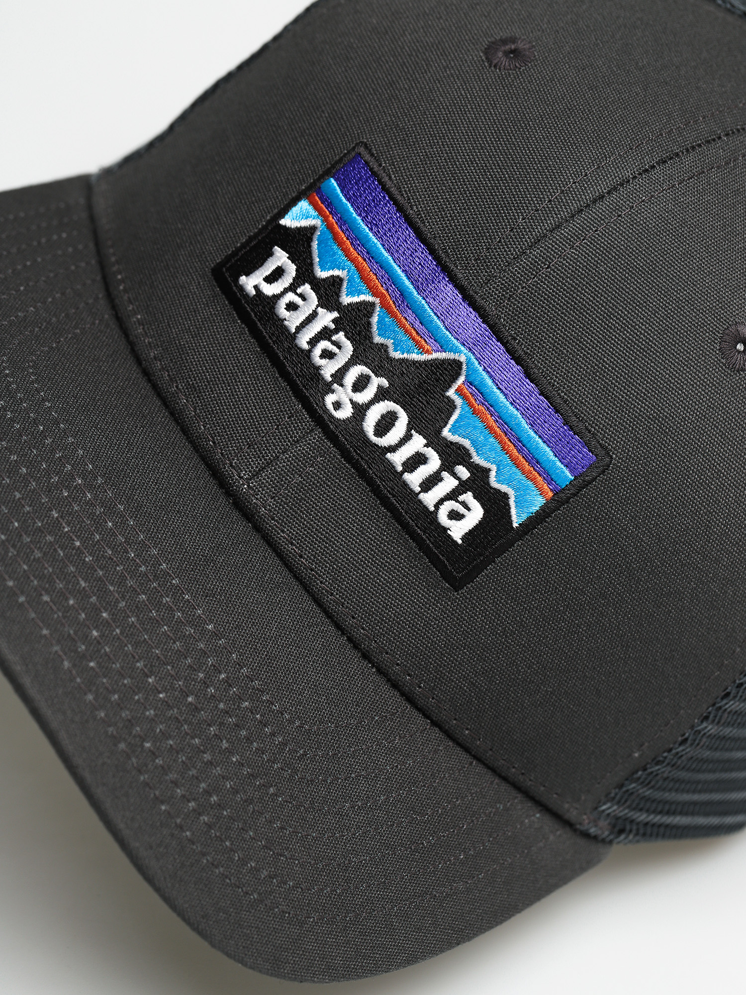 Patagonia P6 Logo Trucker ZD Cap (forge grey)