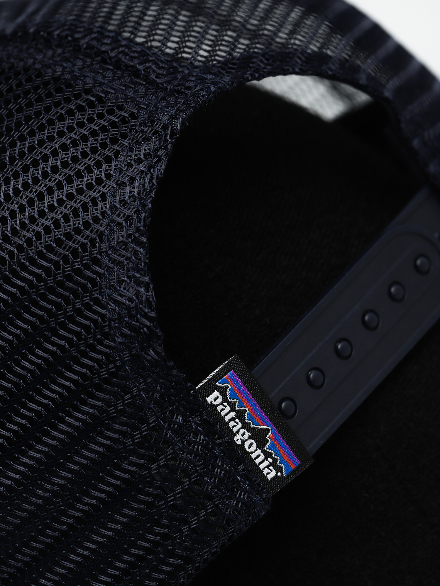 Patagonia P6 Logo Trucker ZD Cap (navy blue)