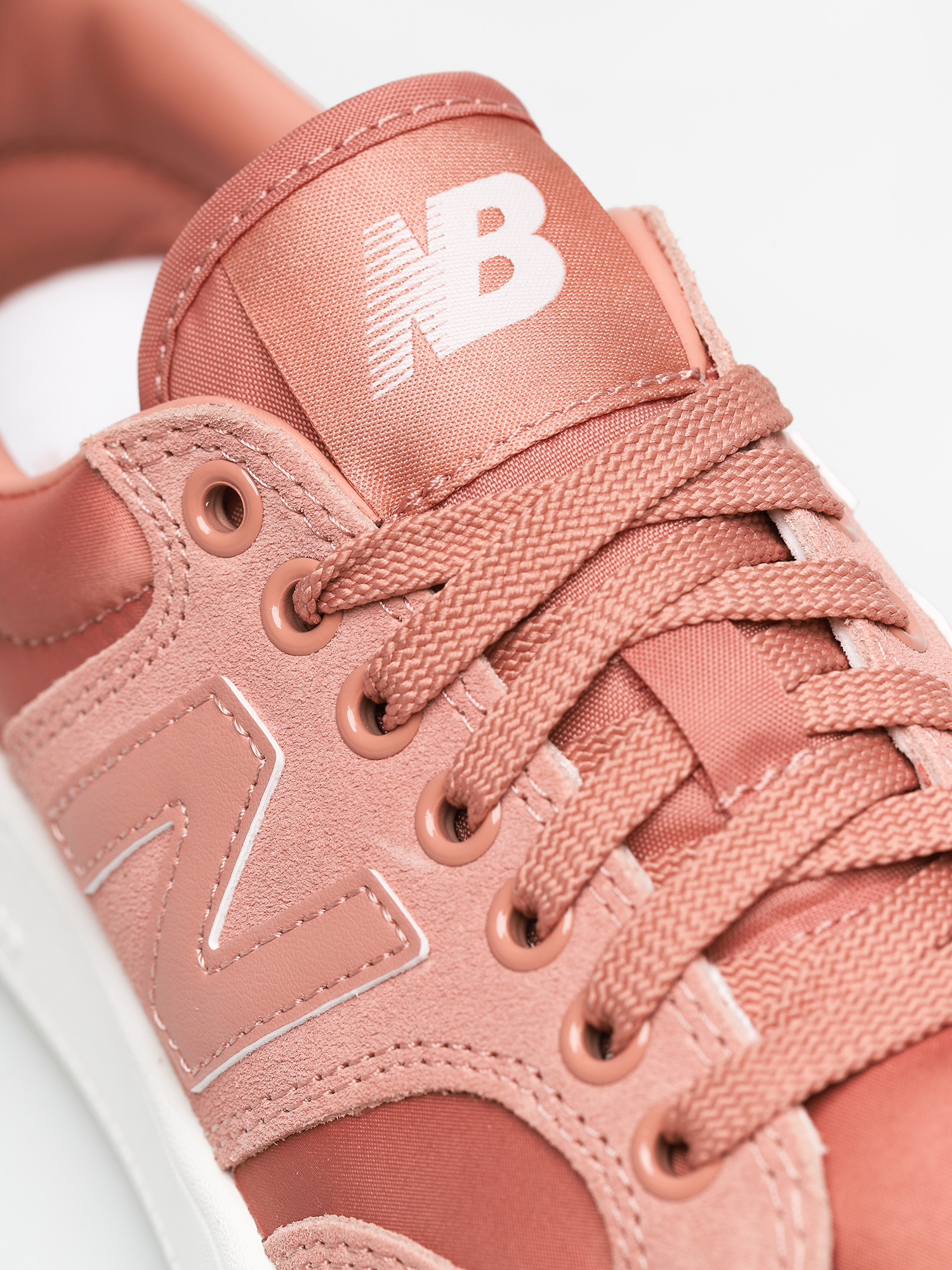 new balance prowt