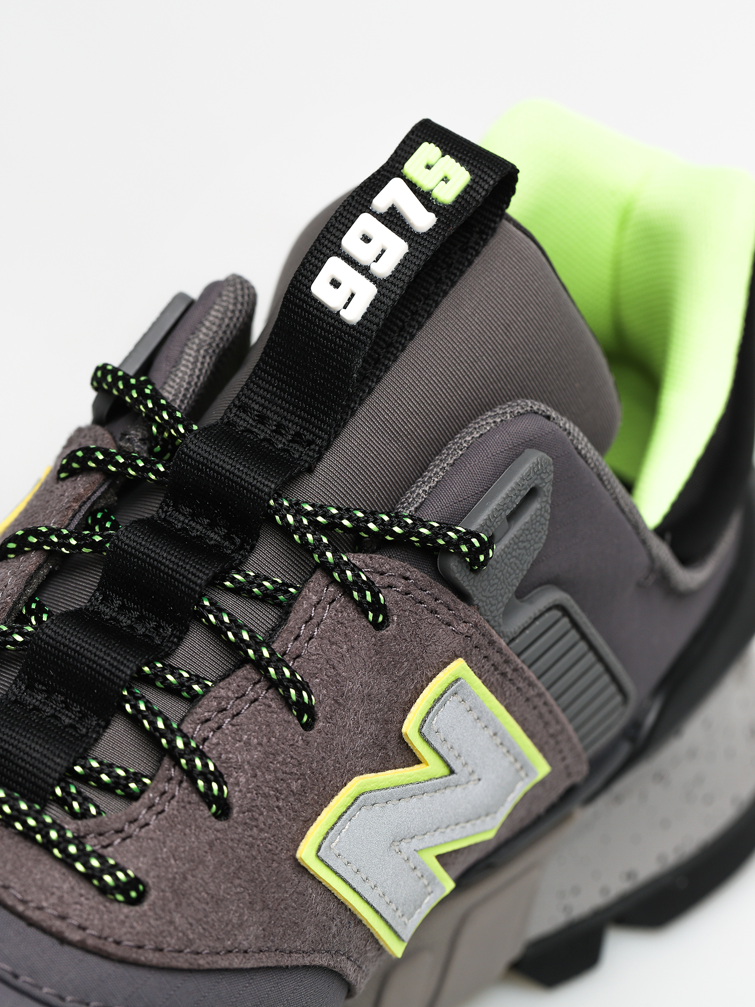 New Balance 997S Shoes (grey/black)