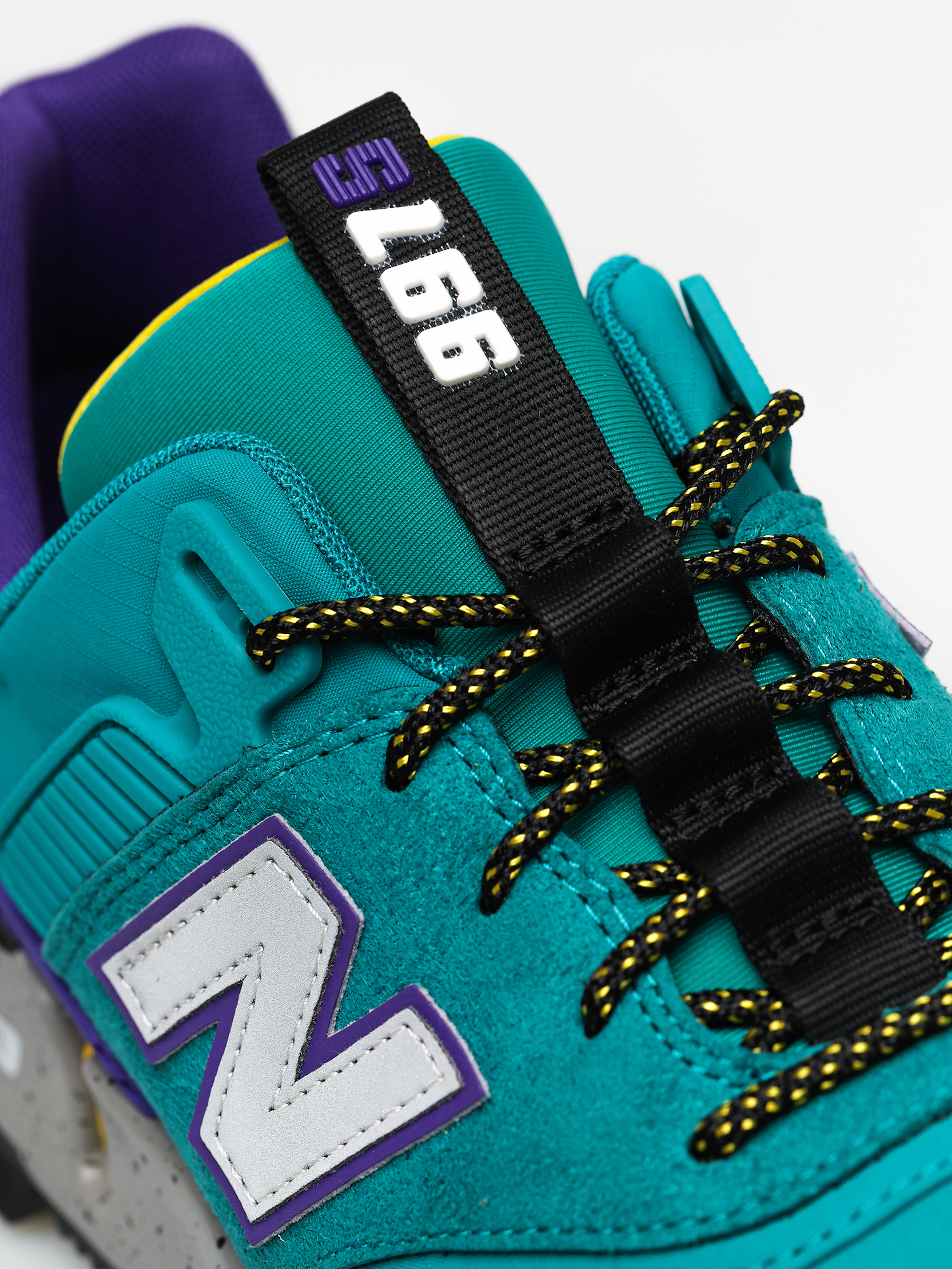 New Balance 997S Shoes (green/black)