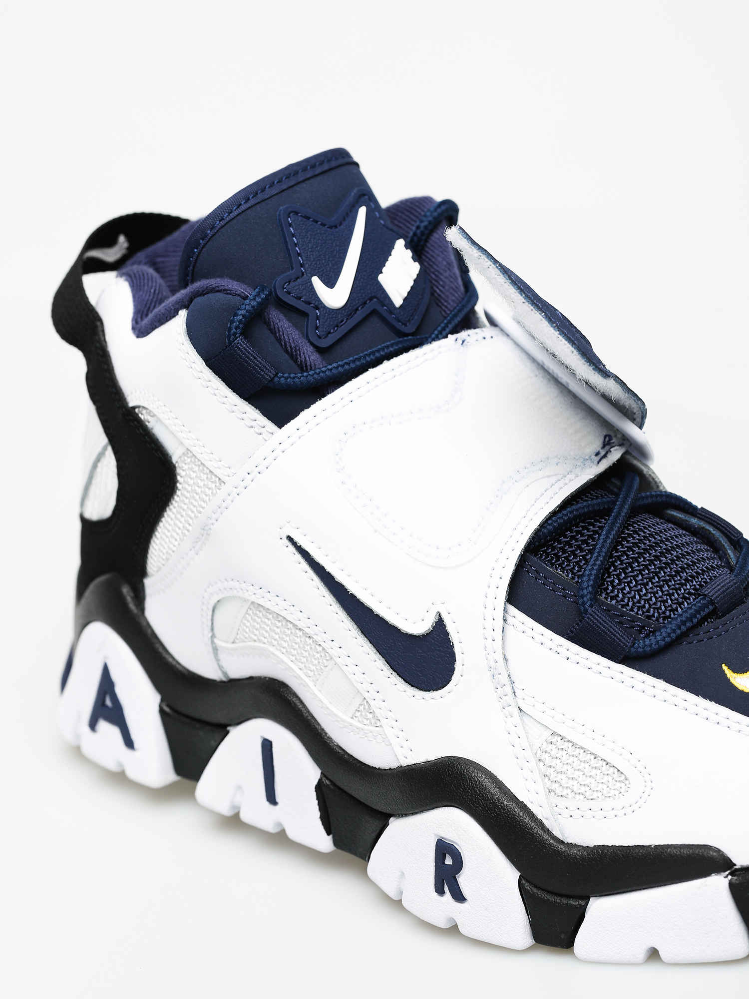 nike air barrage mid white midnight navy