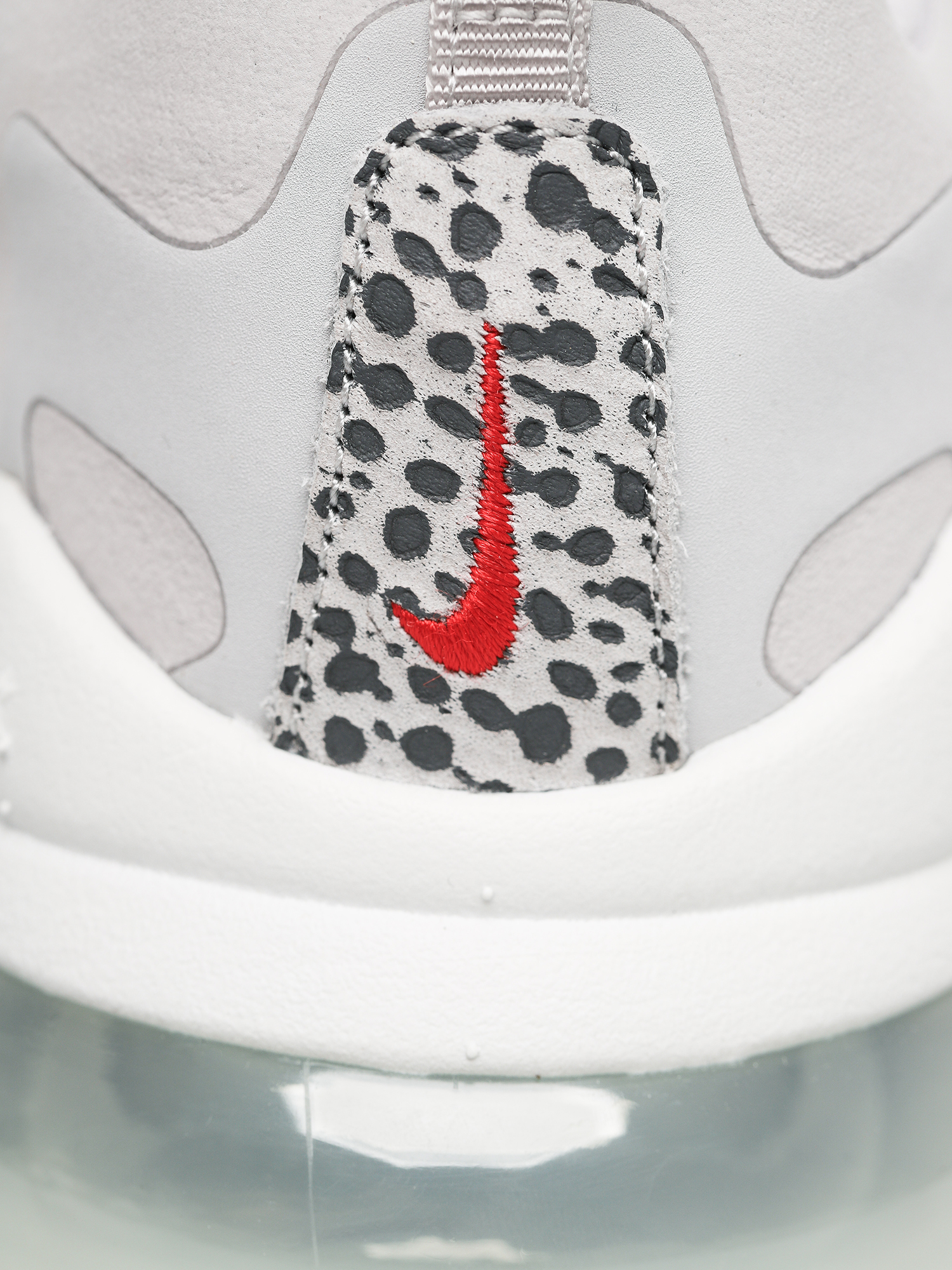 Nike Air Max 270 React Shoes (neutral grey/university red lt graphite)