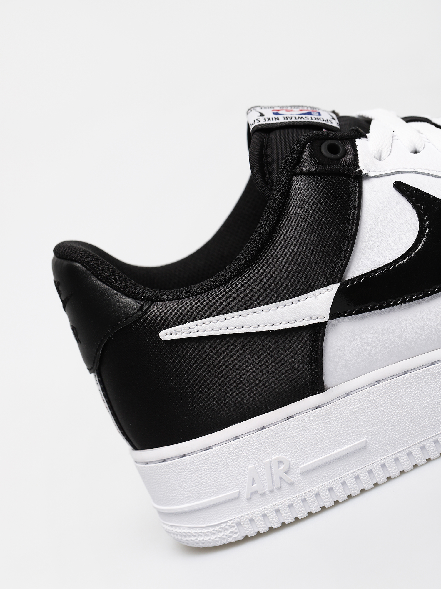 Nike Air Force 1 07 Lv8 1 Shoes (white/black white)