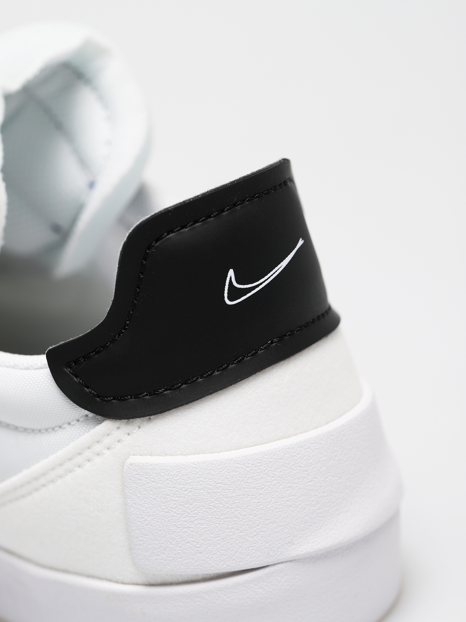 Nike Drop Type Schuhe (white/university red deep royal blue)